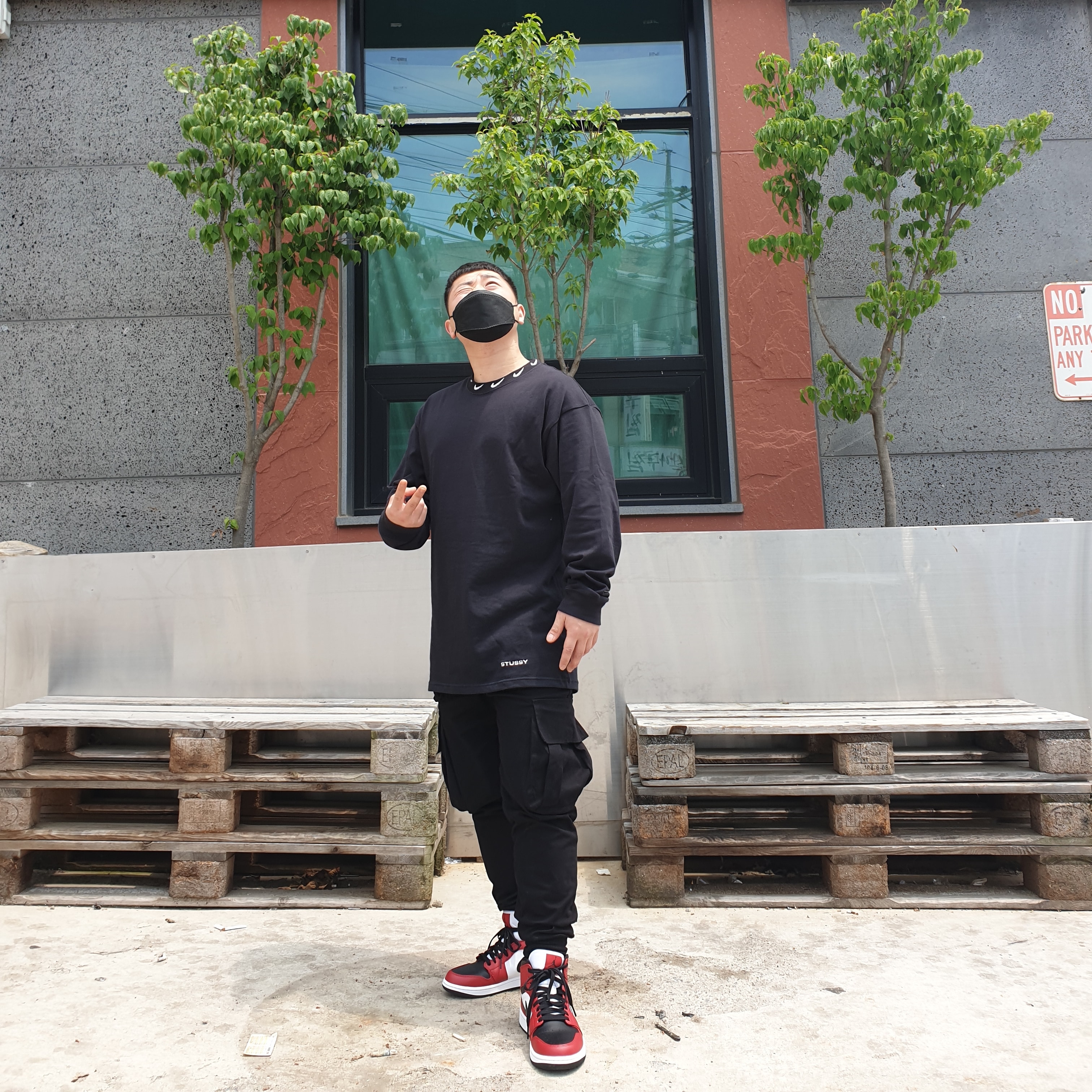 Jordan 1 Mid Chicago Black Toe, Nike x Stussy NRG BR LS Knit Top 착용 스타일