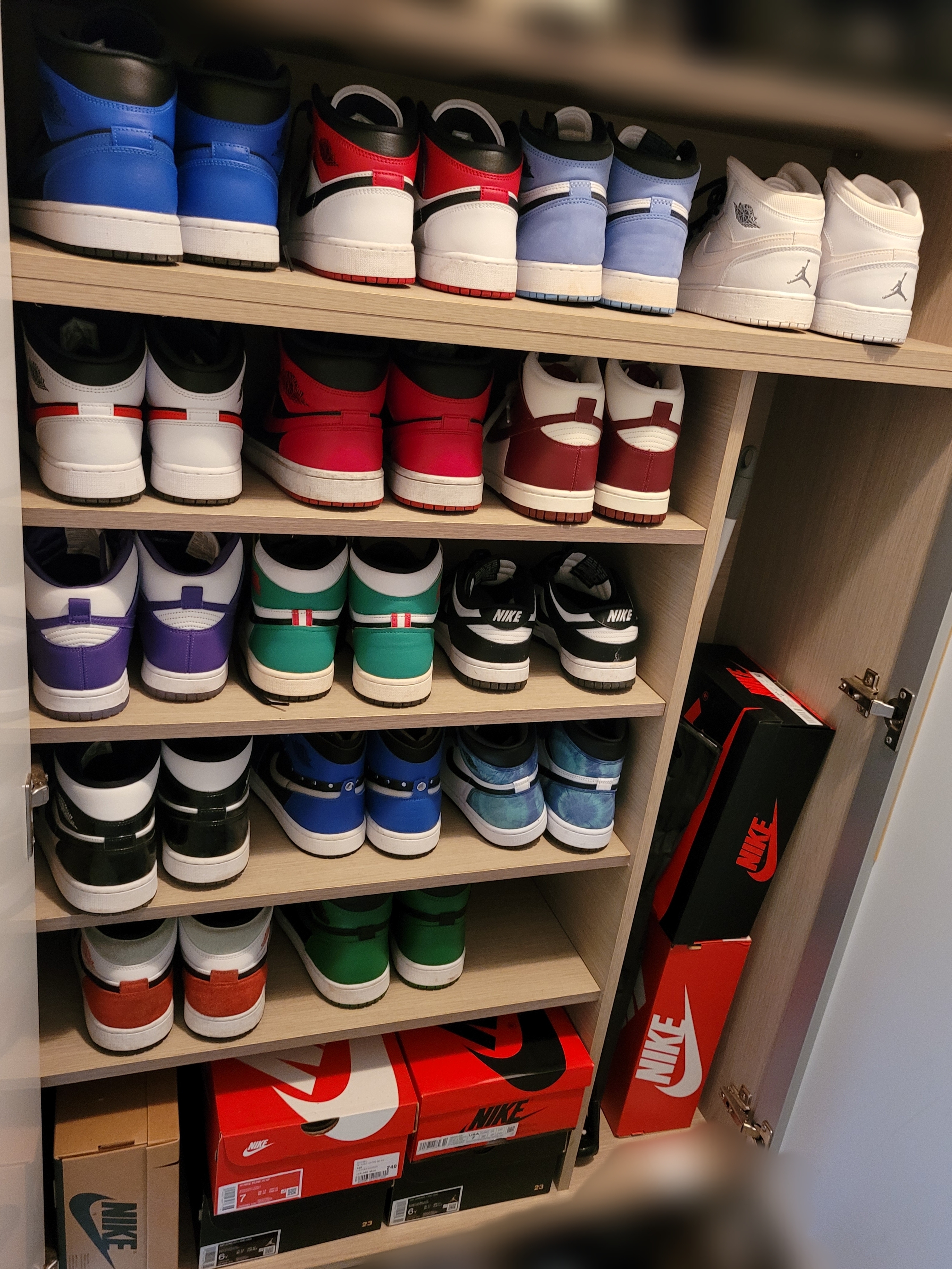 Jordan 1 Mid Black Hyper Royal, (GS) Jordan 1 Mid White Gym Red Black 착용 스타일