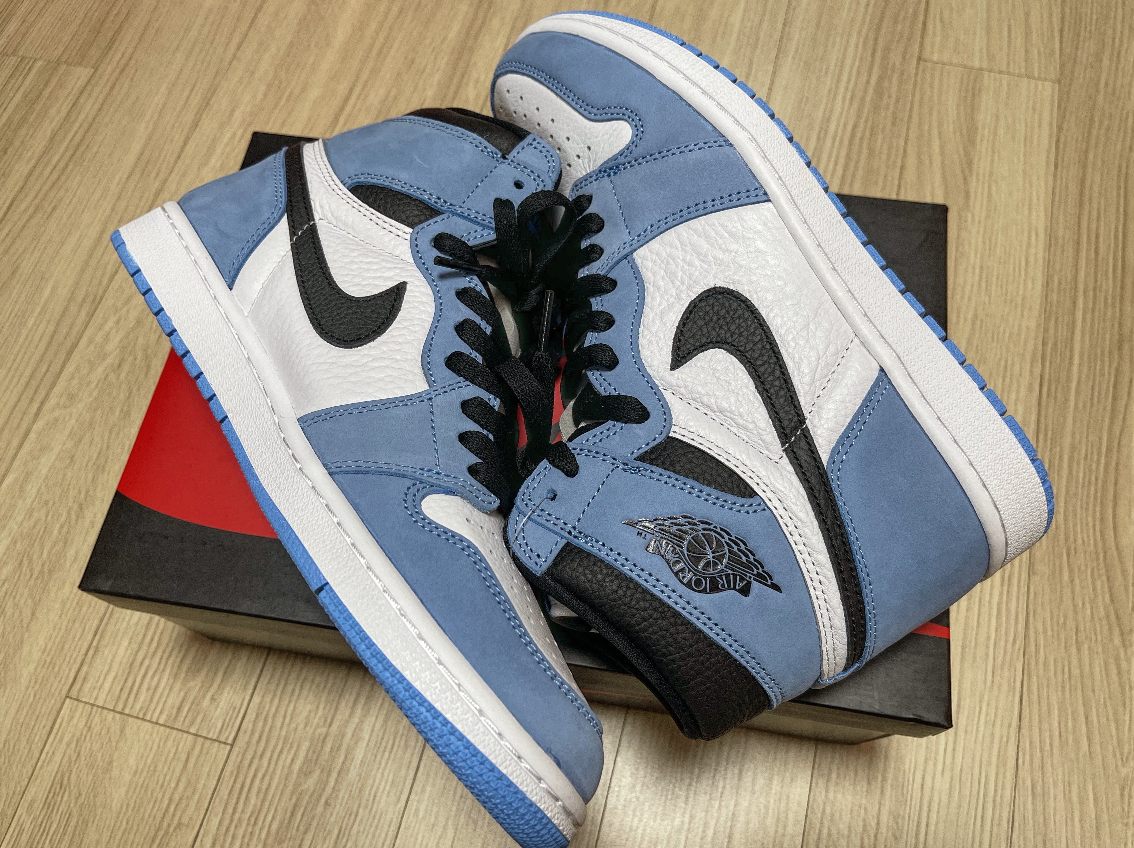 Jordan 1 Retro High OG University Blue 착용 스타일
