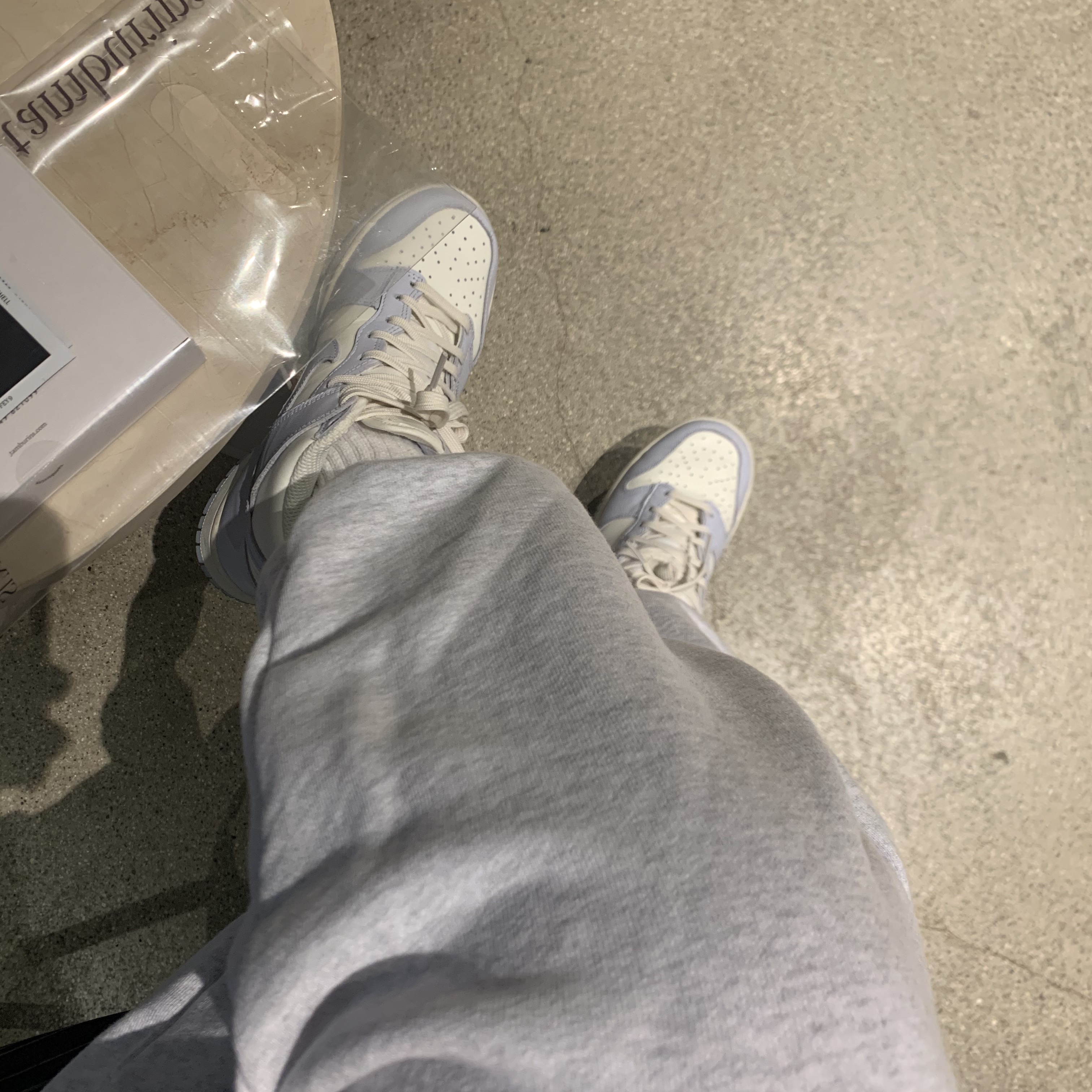 (W) Nike Dunk High Football Grey 착용 스타일 - 2