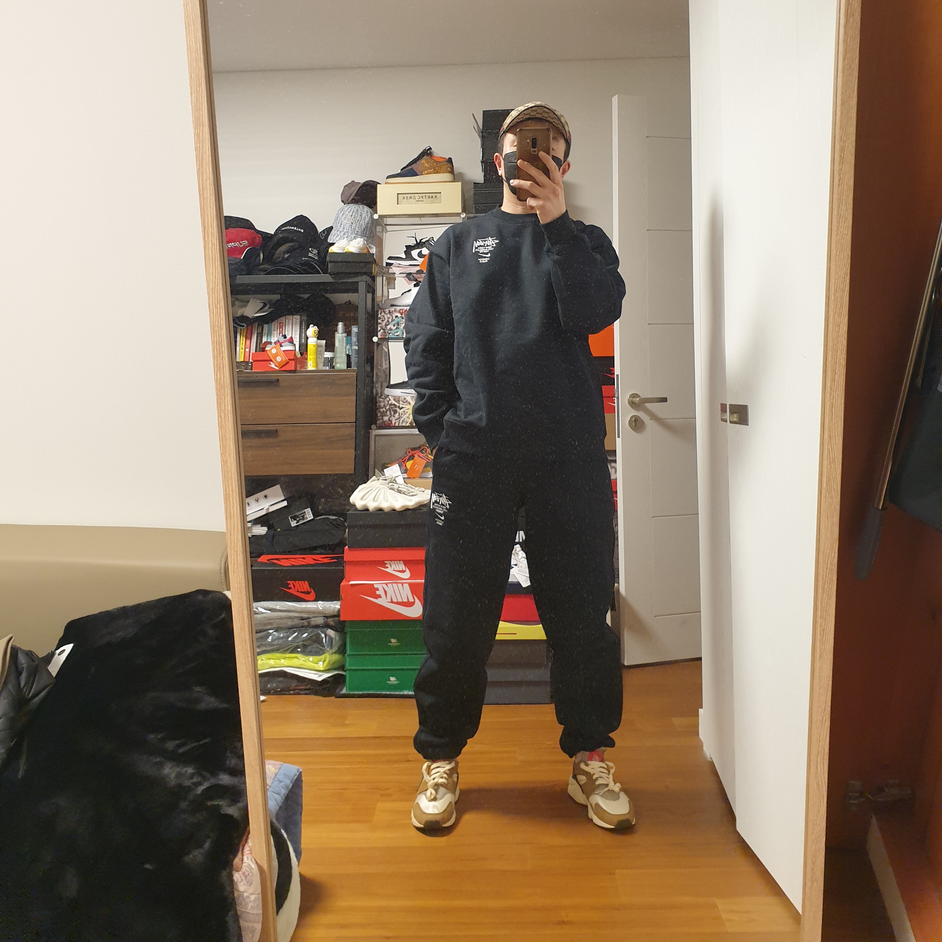 Nike x Stussy Air Huarache LE Desert Oak, Nike x Stussy NRG ZR Fleece Crewneck Black - US/EU 착용 스타일 - 2