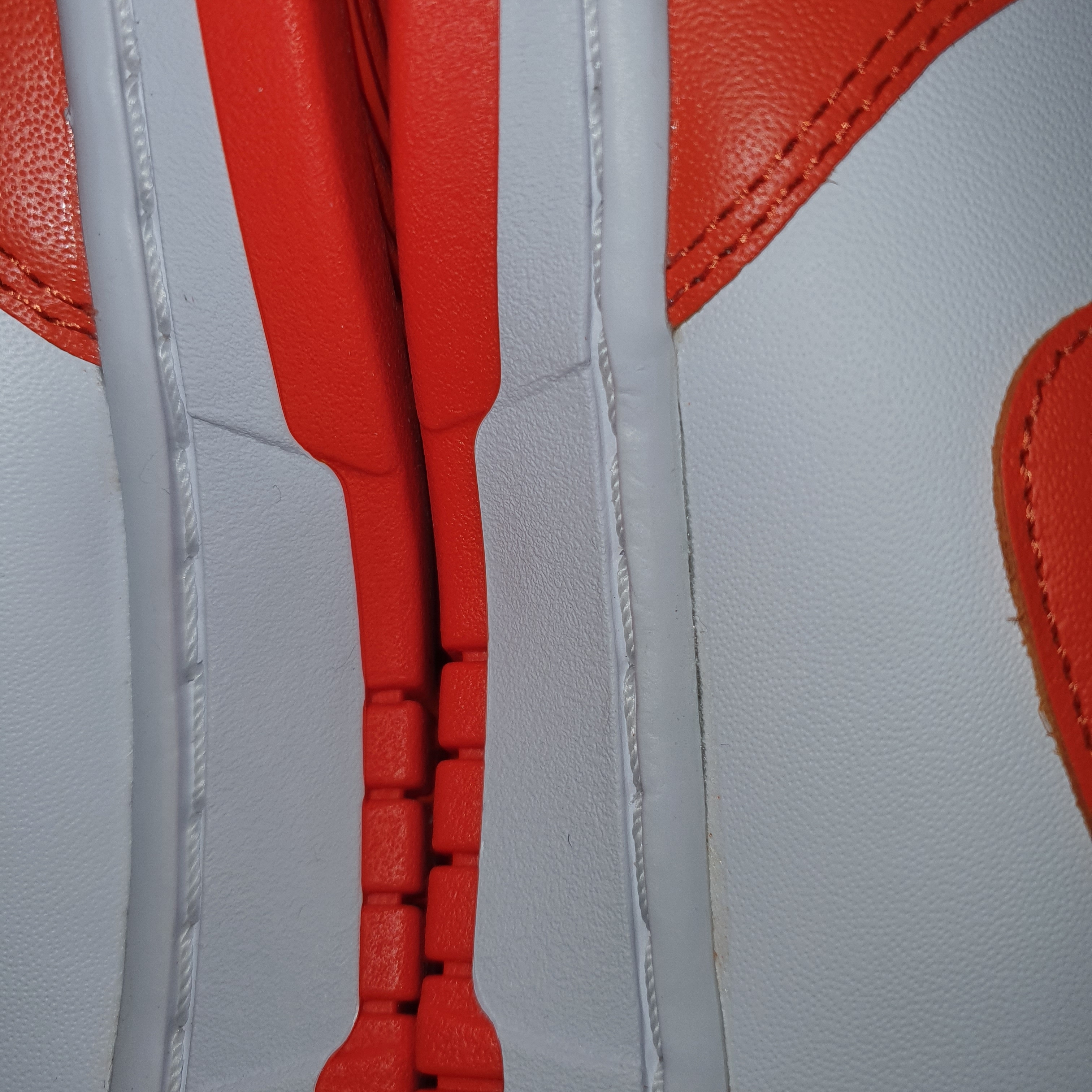 Nike Dunk High Retro Orange Blaze 착용 스타일 - 3