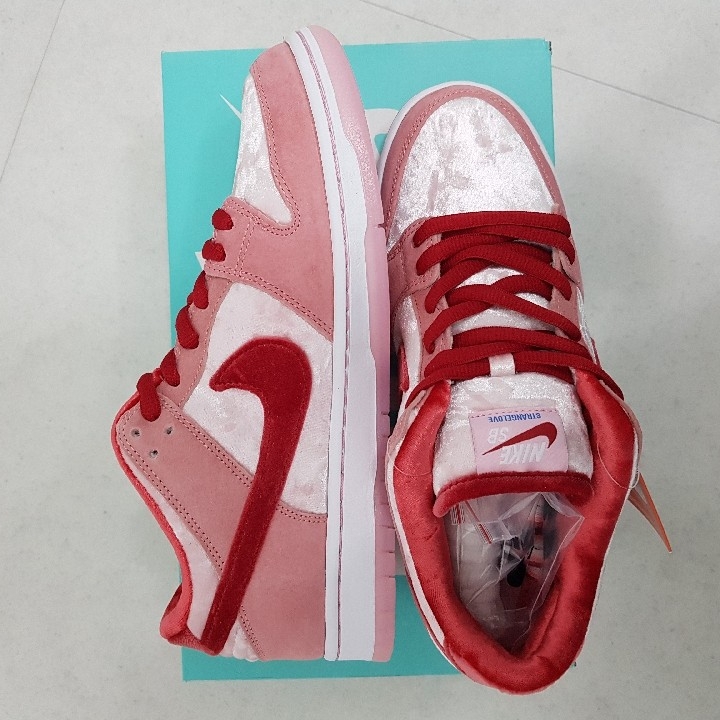 Nike x StrangeLove SB Dunk Low Pink (Regular Box) 착용 스타일 - 2