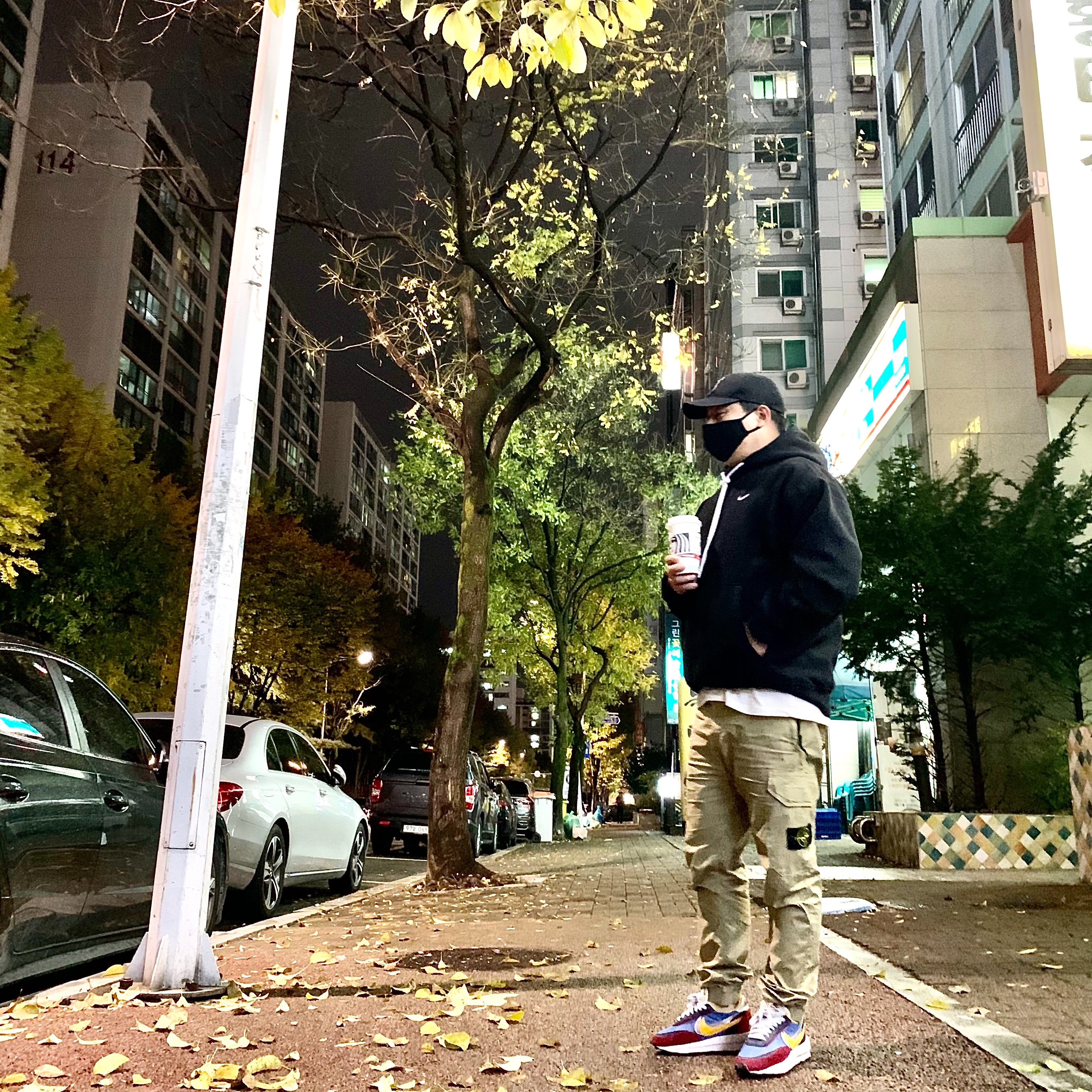 Nike x Sacai LDWaffle Blue Multi, Nike M NRG Hoodie Black 착용 스타일