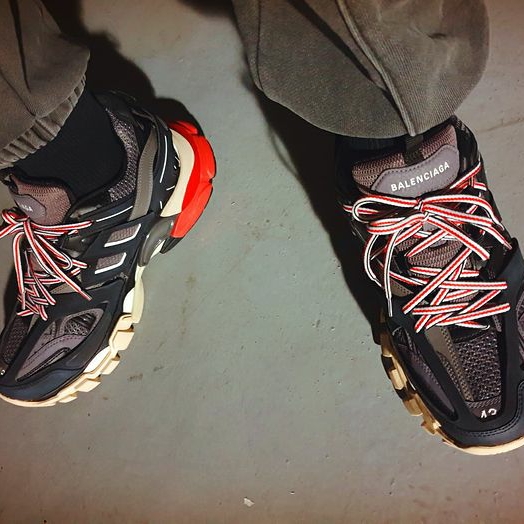 Balenciaga Track Sneakers Black Red 2019 착용 스타일 - 4