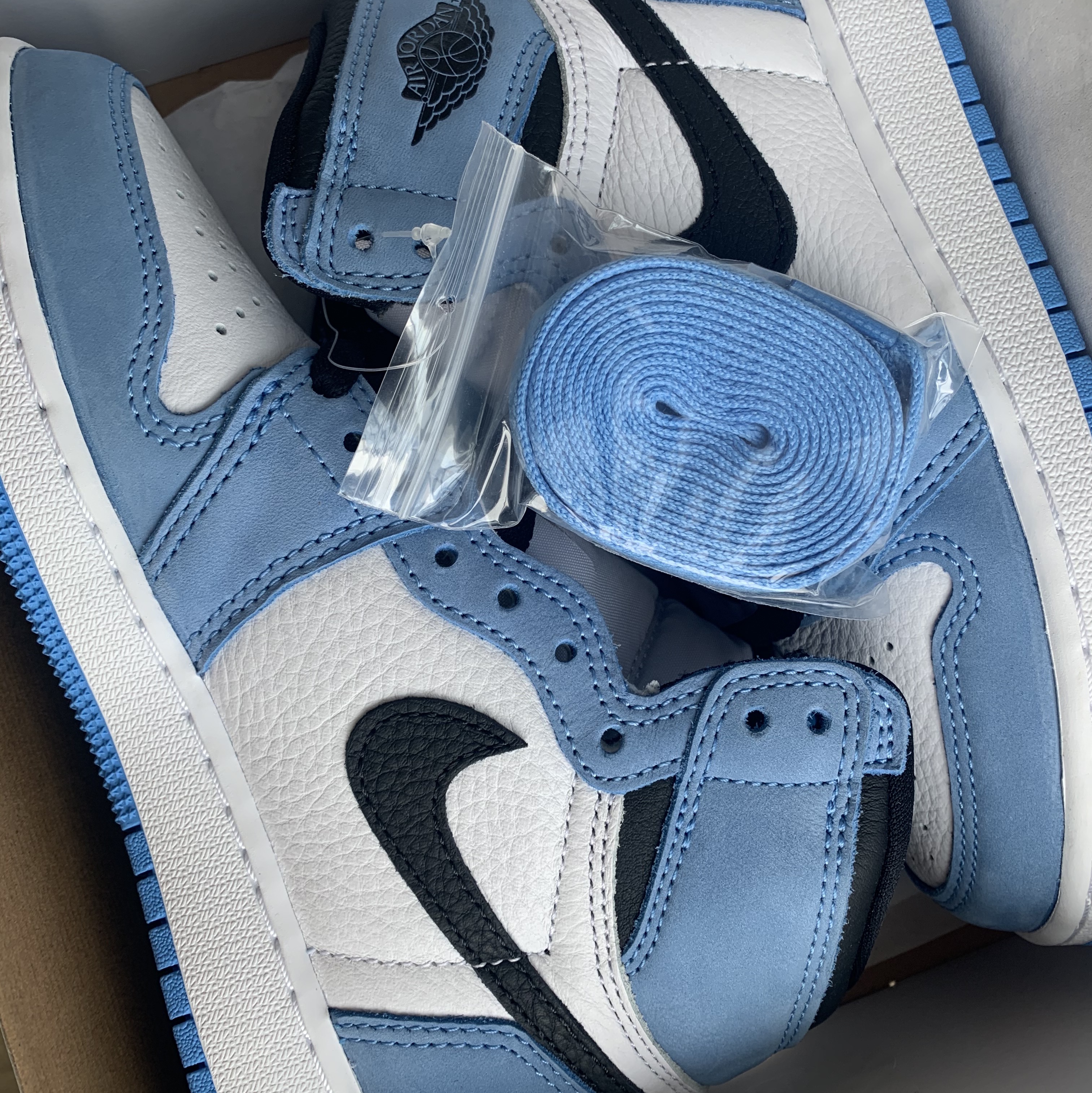 (GS) Jordan 1 Retro High OG University Blue 착용 스타일