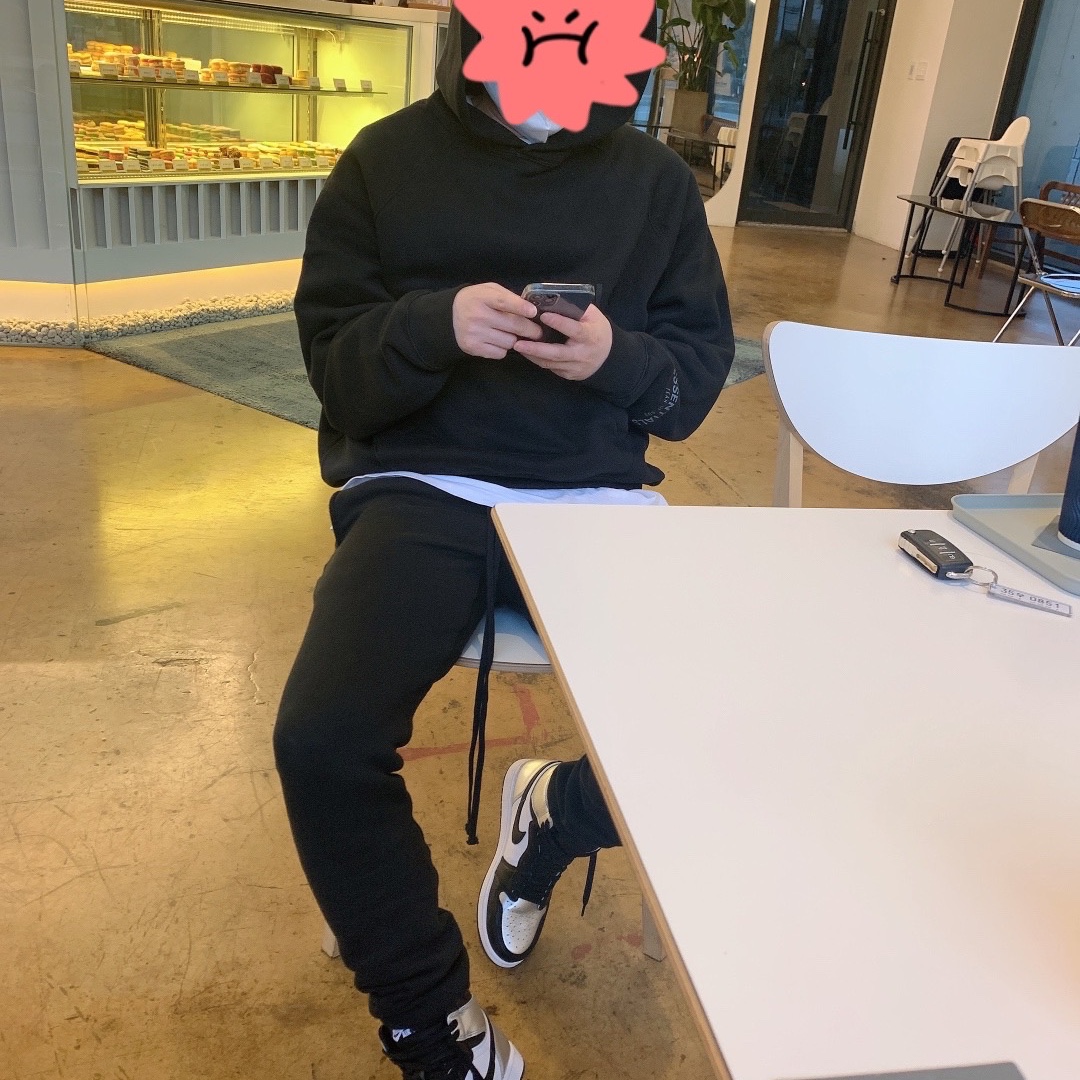 (W) Jordan 1 Retro High OG Silver Toe, Essentials Sweatpants Dark Slate/Black 2020 착용 스타일