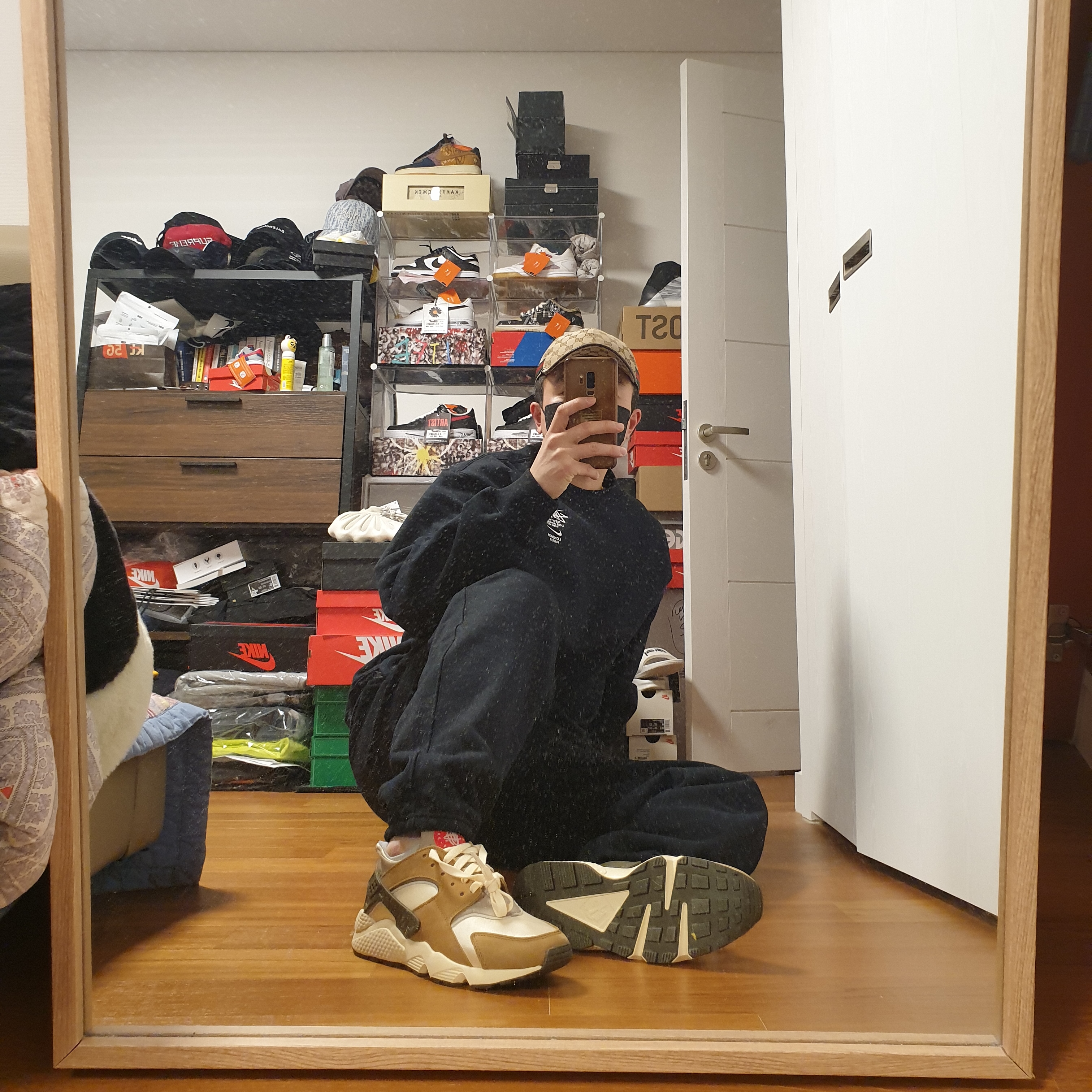 Nike x Stussy Air Huarache LE Desert Oak, Nike x Stussy NRG ZR Fleece Crewneck Black - US/EU 착용 스타일 - 3