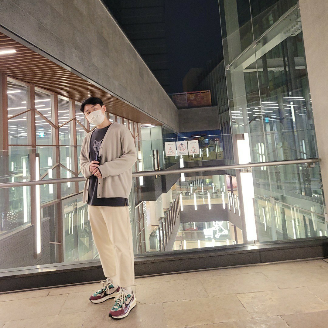 Nike x Sacai VaporWaffle String & Black Villain Red 착용 스타일