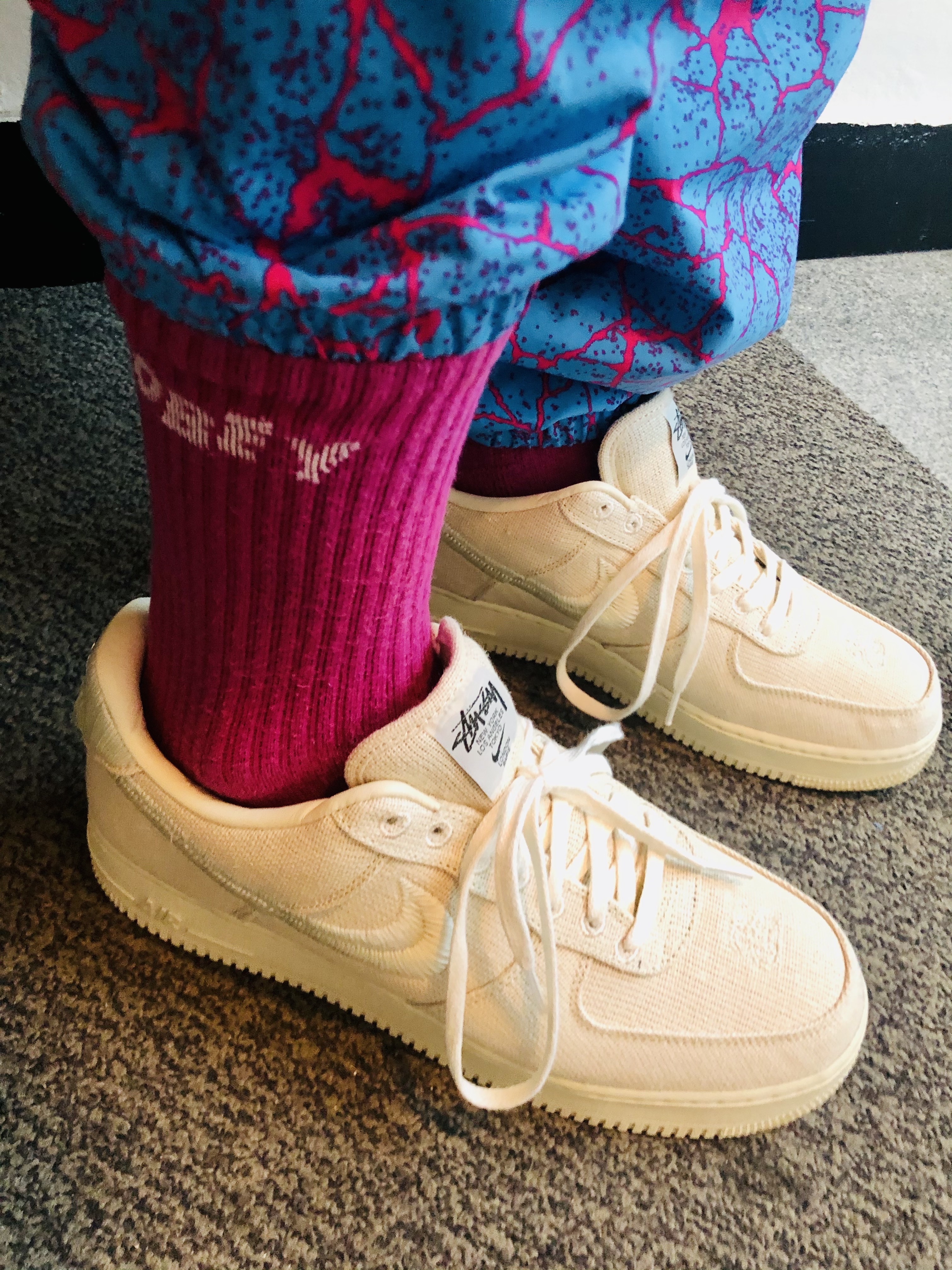 Nike x Stussy Air Force 1 Low Fossil 착용 스타일 - 5