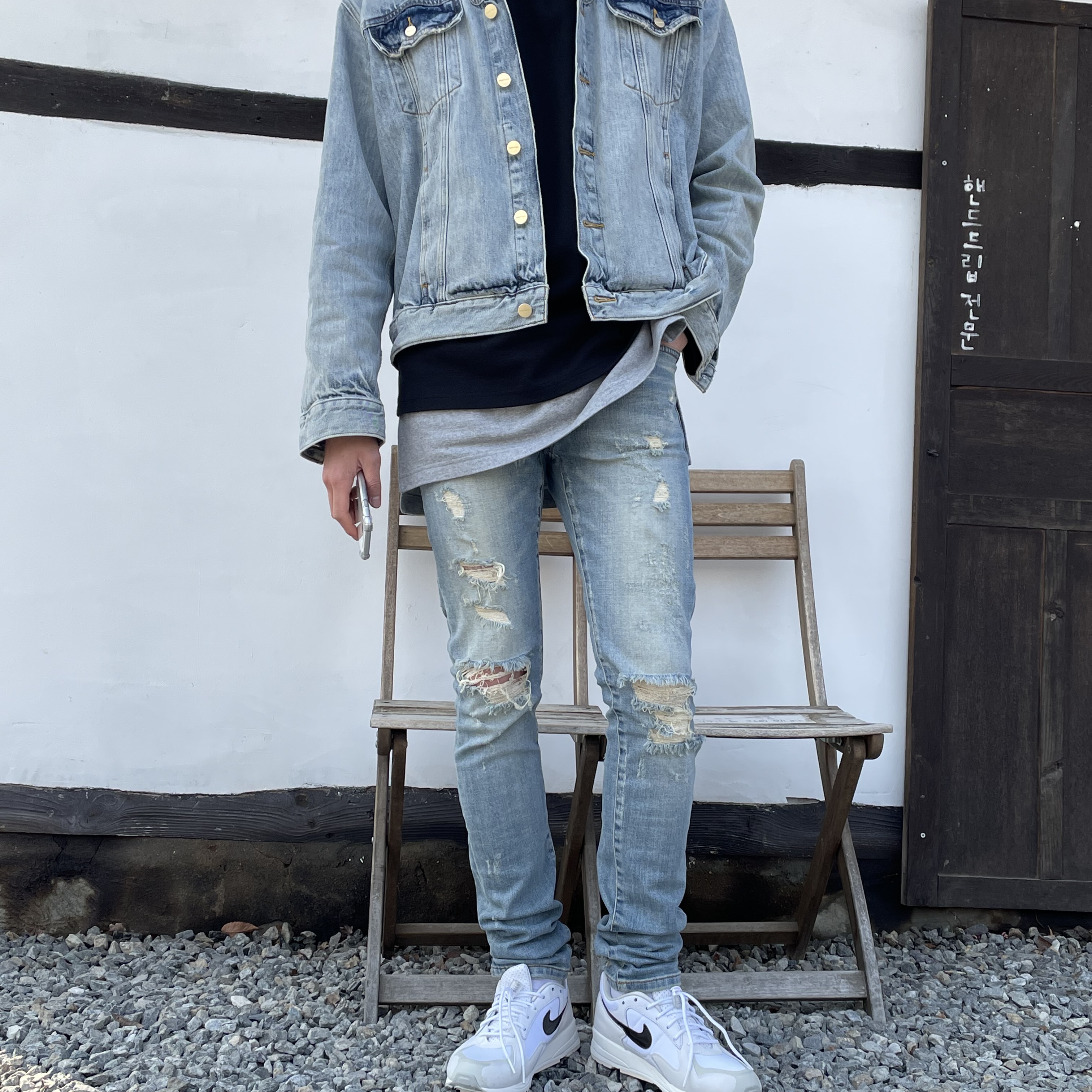 Essentials Denim Trucker Jacket Light Indigo - 20FW, Nike x Fear of God Air Skylon 2 White 착용 스타일