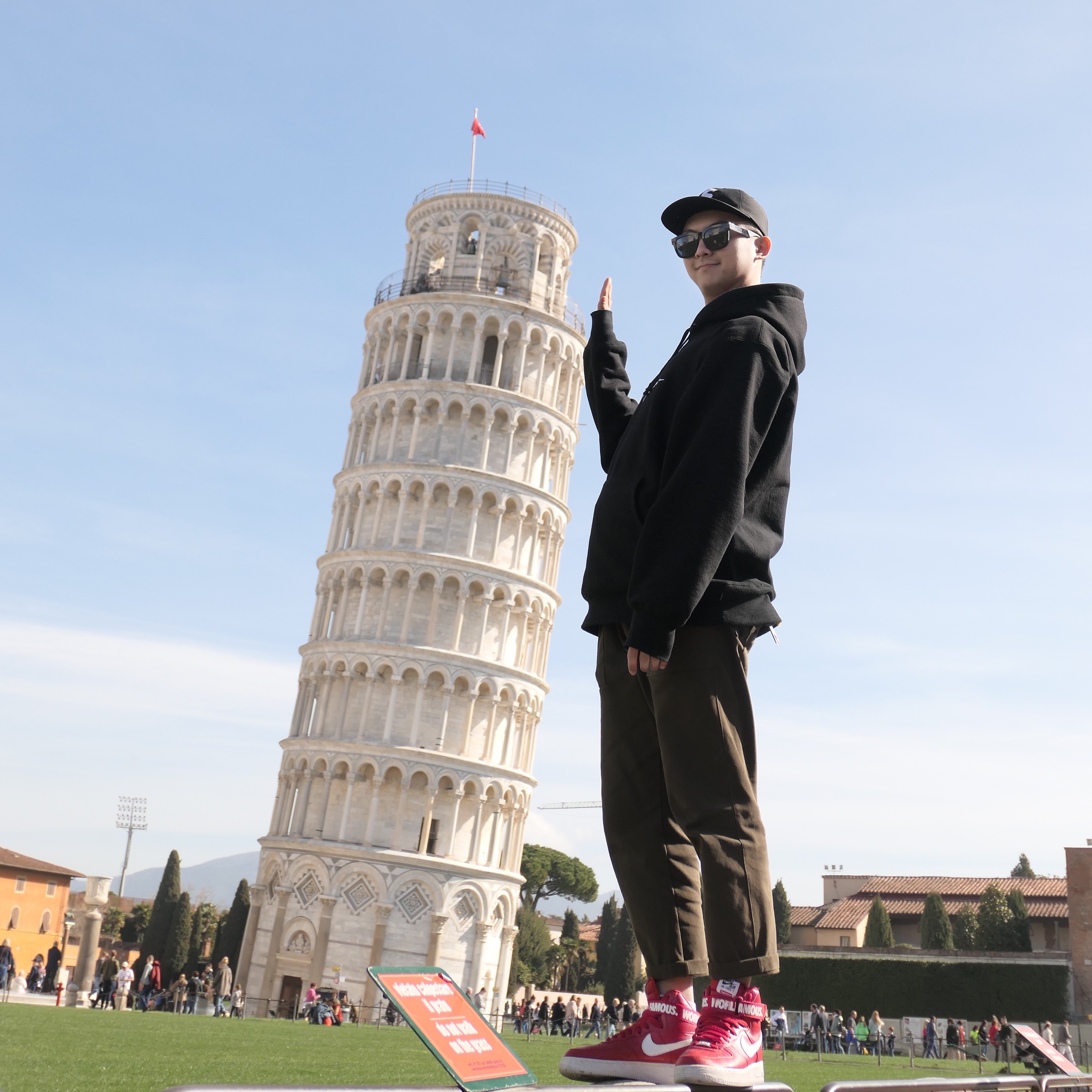 Nike x Supreme Air Force 1 High World Famous Red, Supreme Gore-Tex S Logo 6-Panel Black - 20FW 착용 스타일