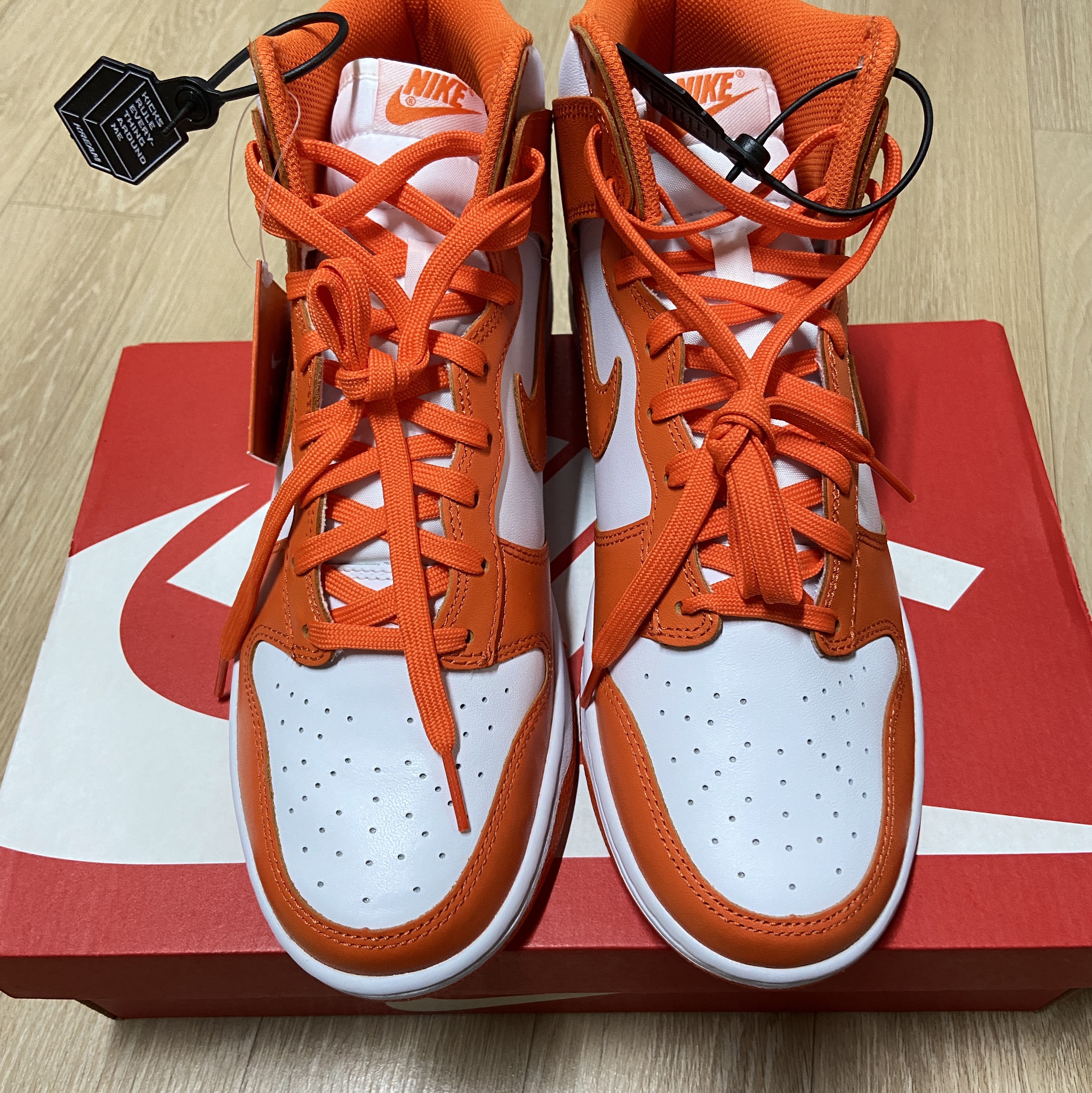 Nike Dunk High Retro Orange Blaze 착용 스타일 - 2