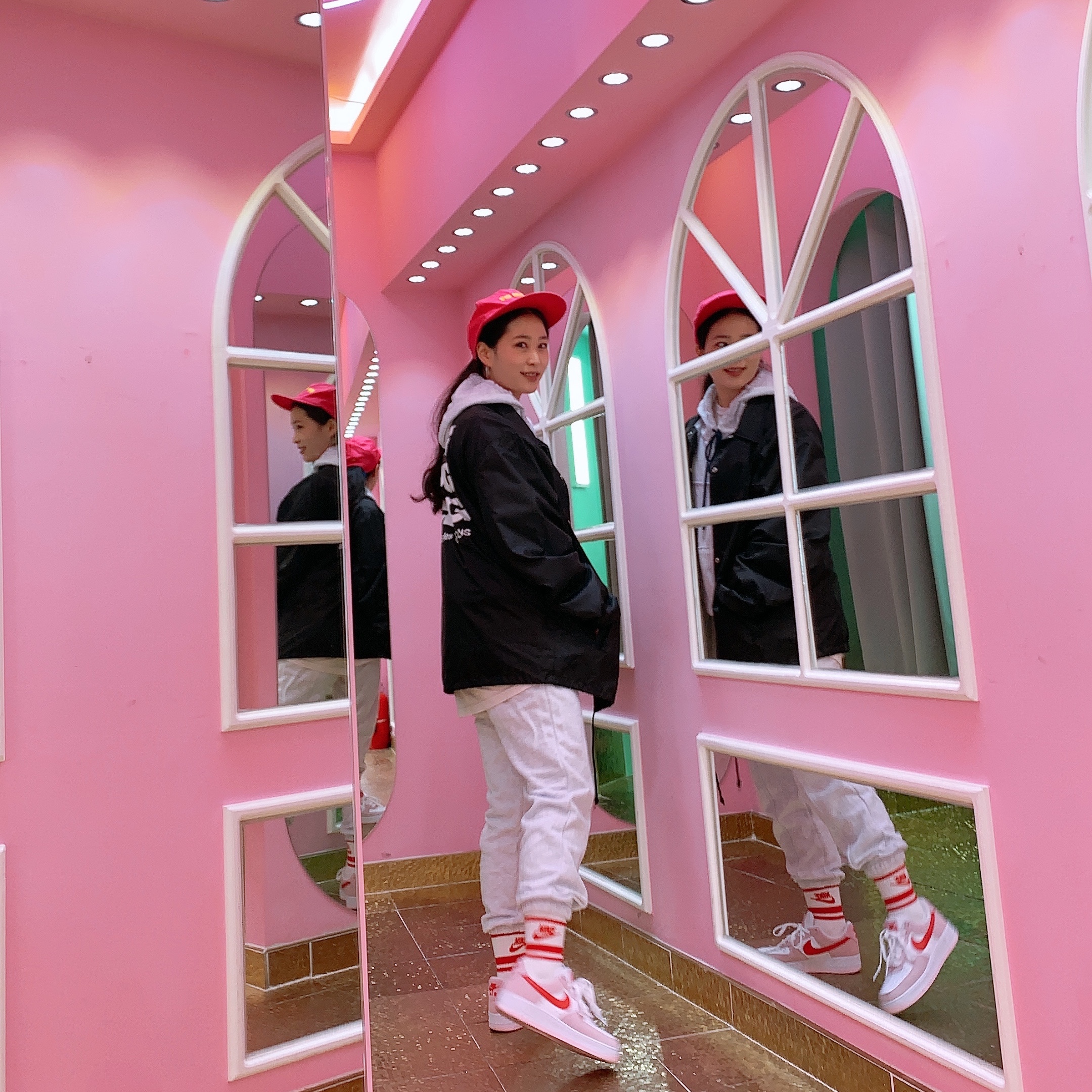 Nike Air Force 1 '07 QS Valentine's Day 착용 스타일 - 3