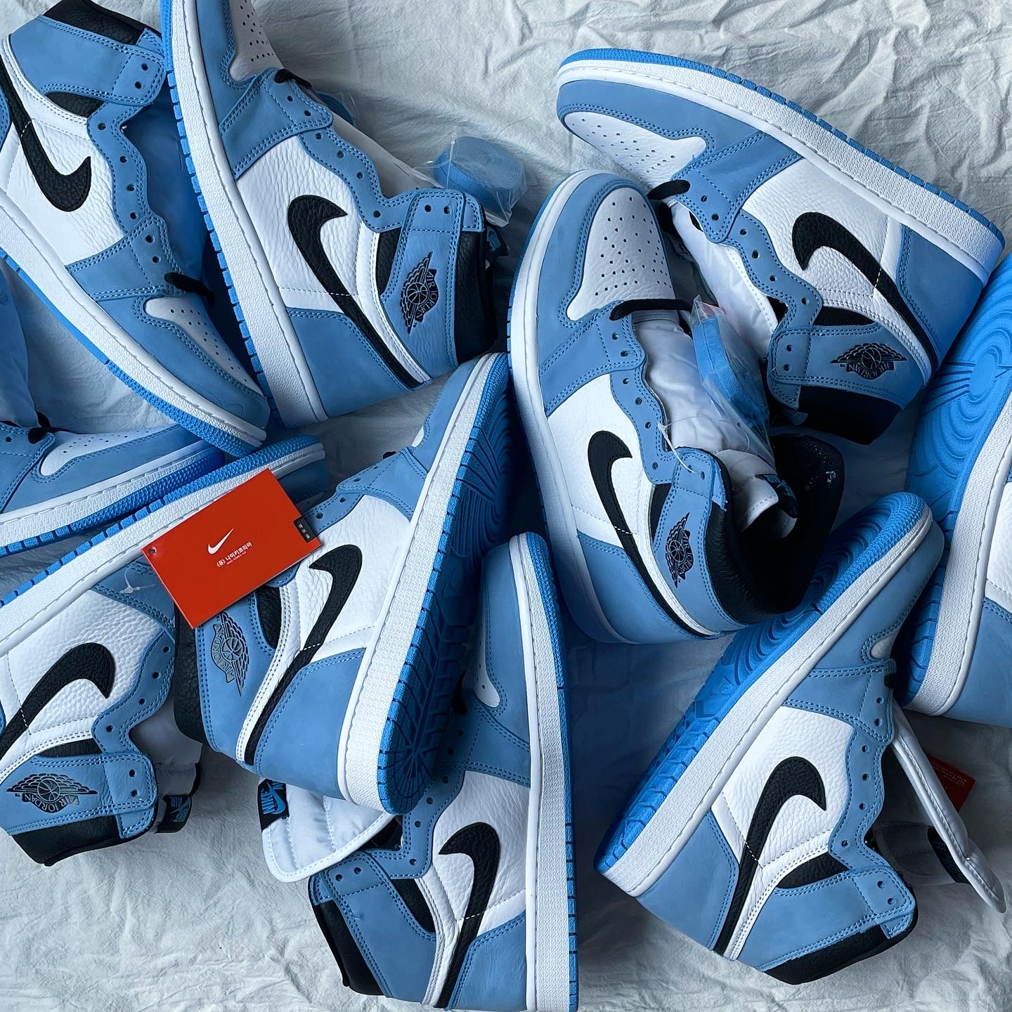 Jordan 1 Retro High OG University Blue 착용 스타일