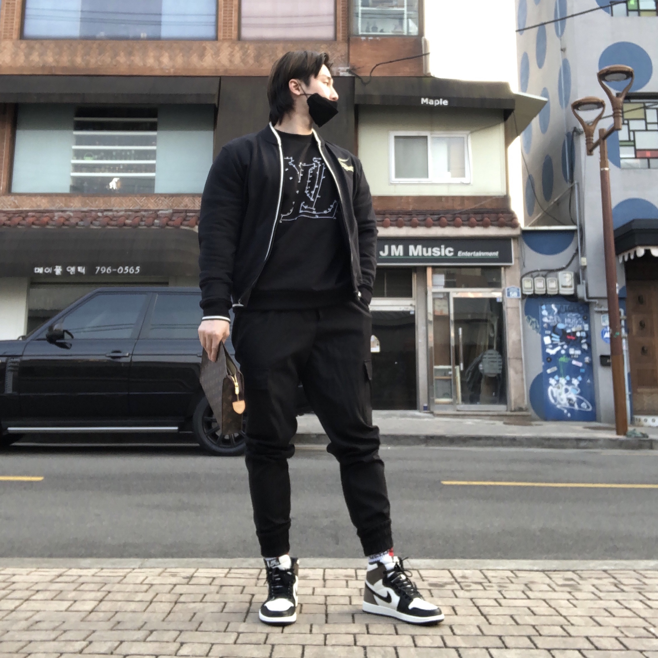 Jordan 1 Retro High OG Black Mocha 착용 스타일