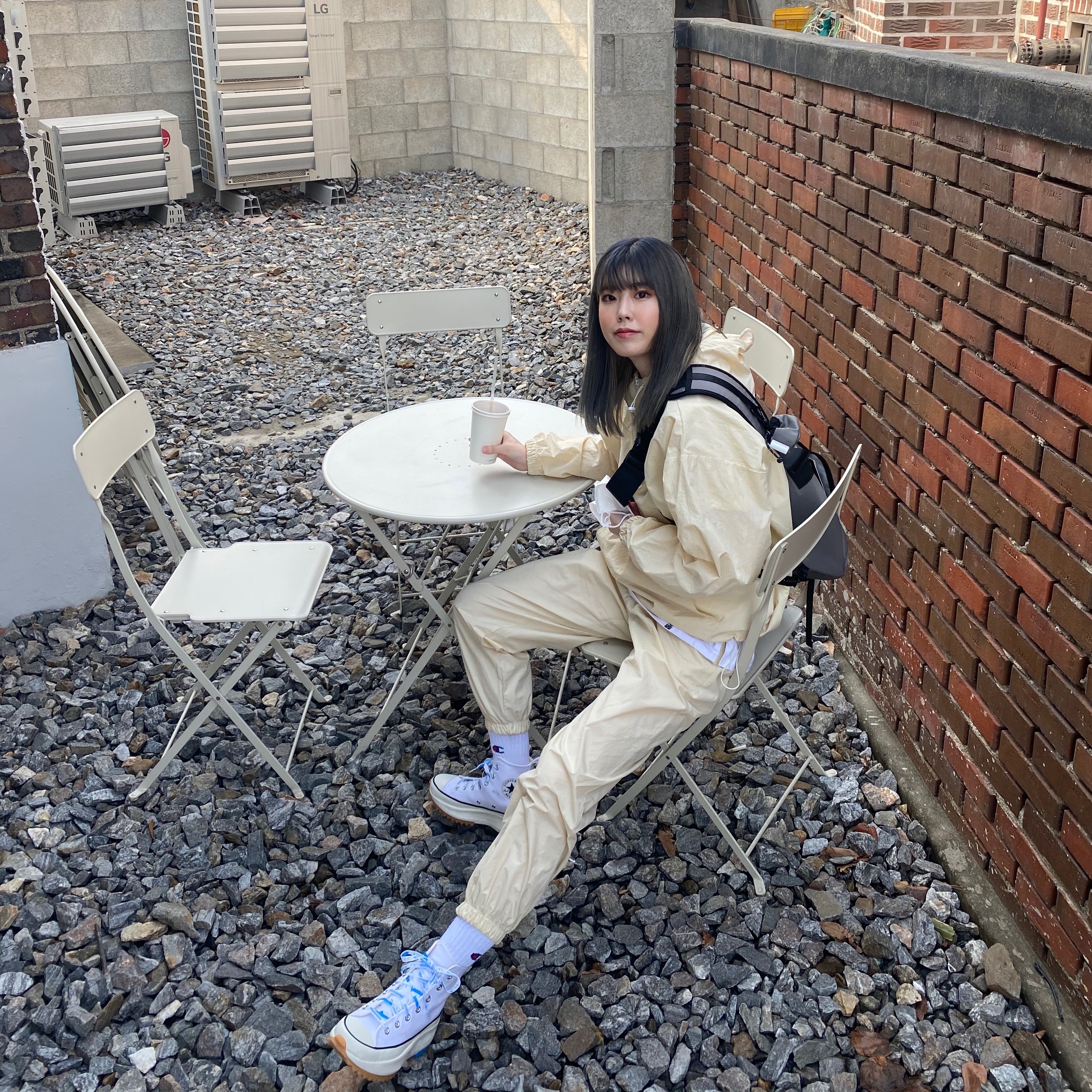 Converse x JW Anderson Run Star Hike Hi White 착용 스타일 - 3