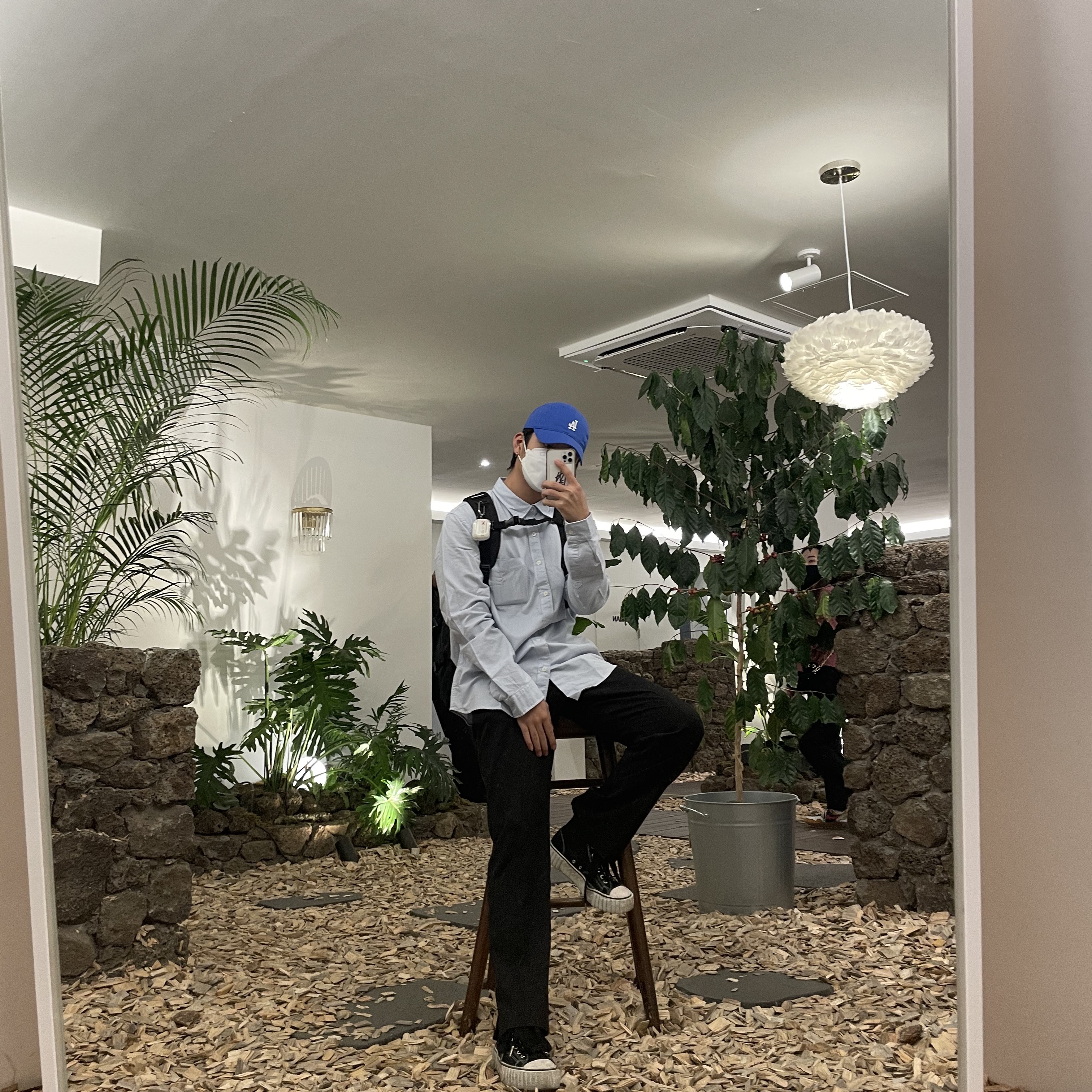 Converse Run Star Hike Hi Black White Gum 착용 스타일 - 2