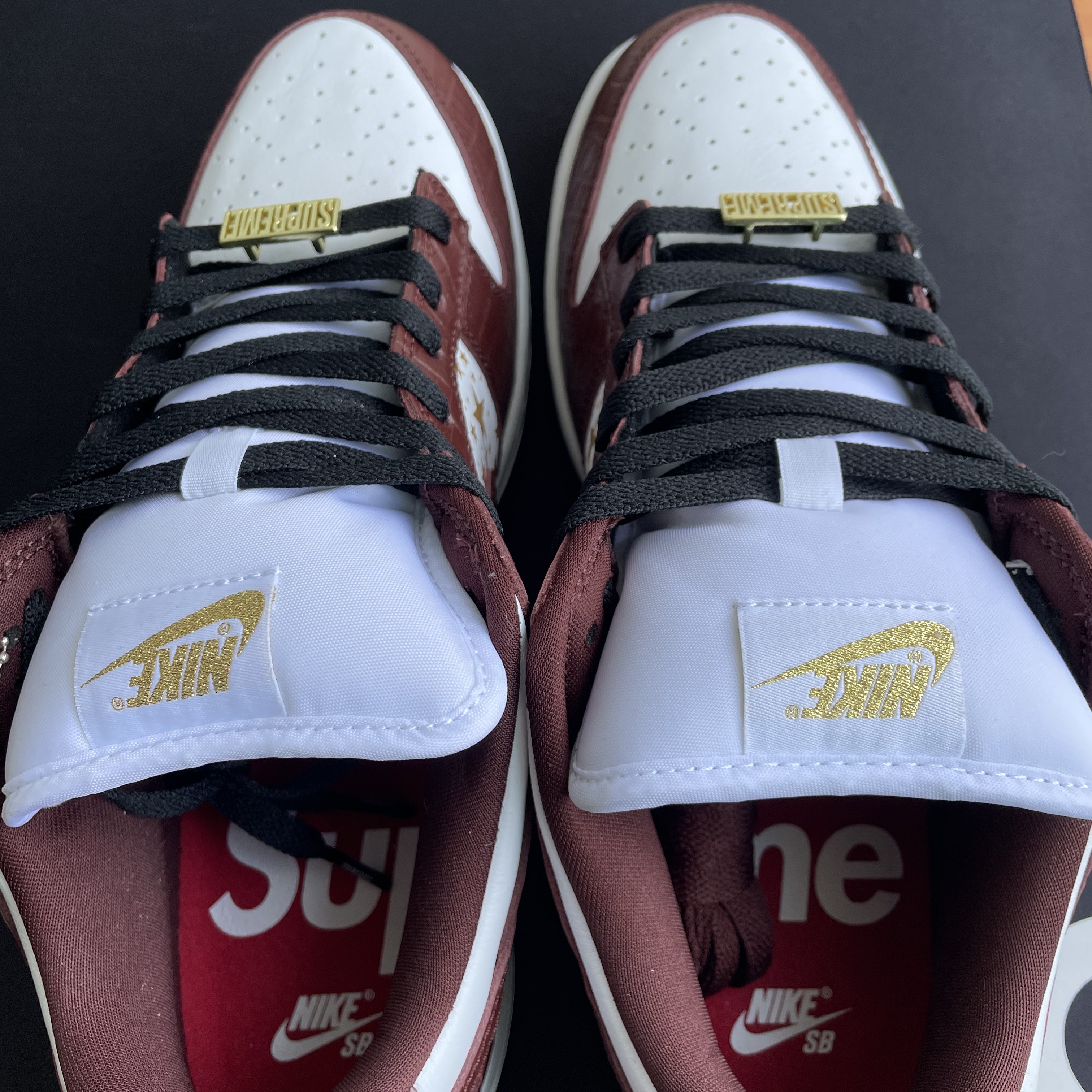 Nike x Supreme SB Dunk Low Barkroot Brown 착용 스타일 - 5