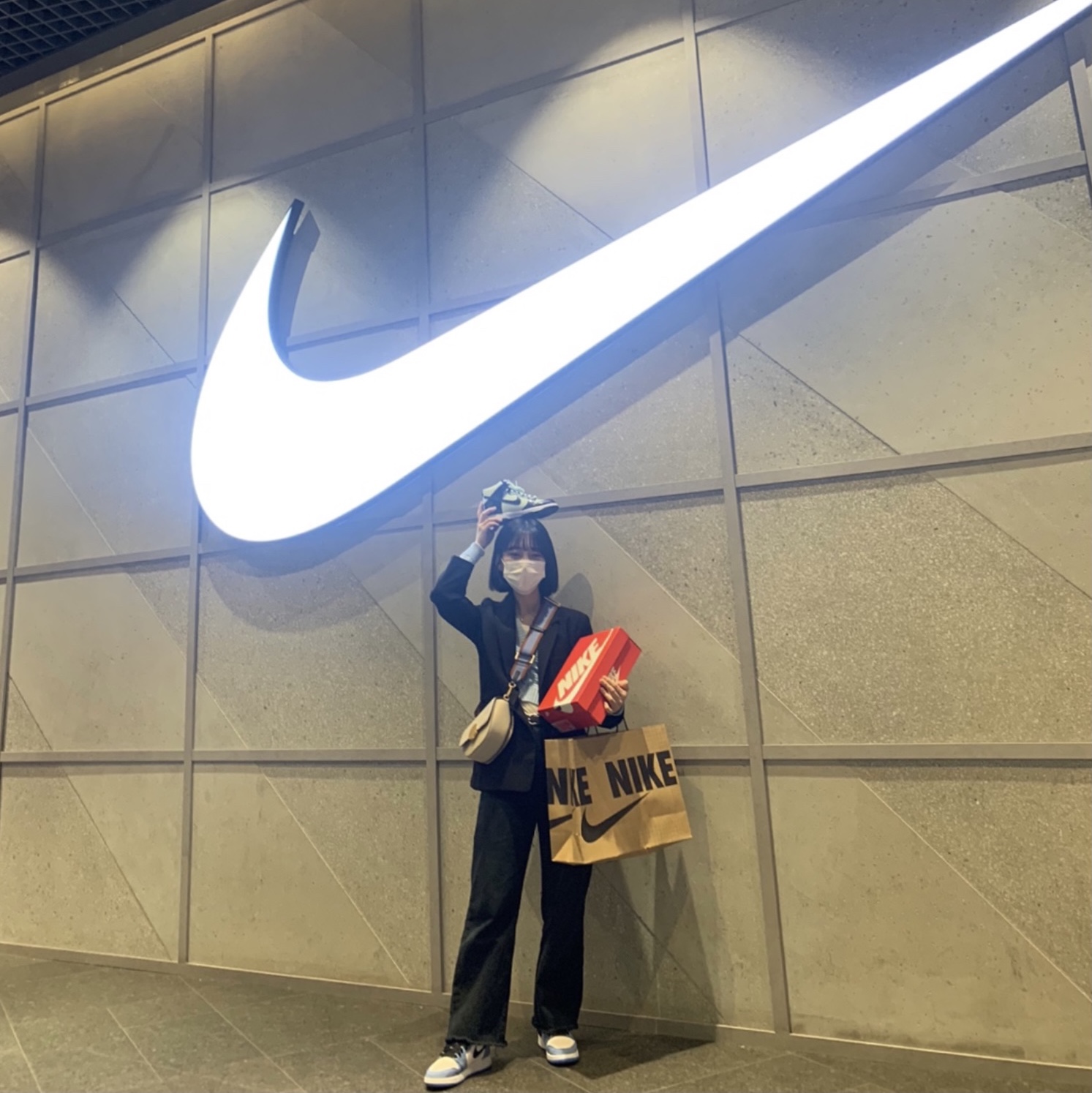 (GS) Nike Dunk High Barely Green 착용 스타일 - 2