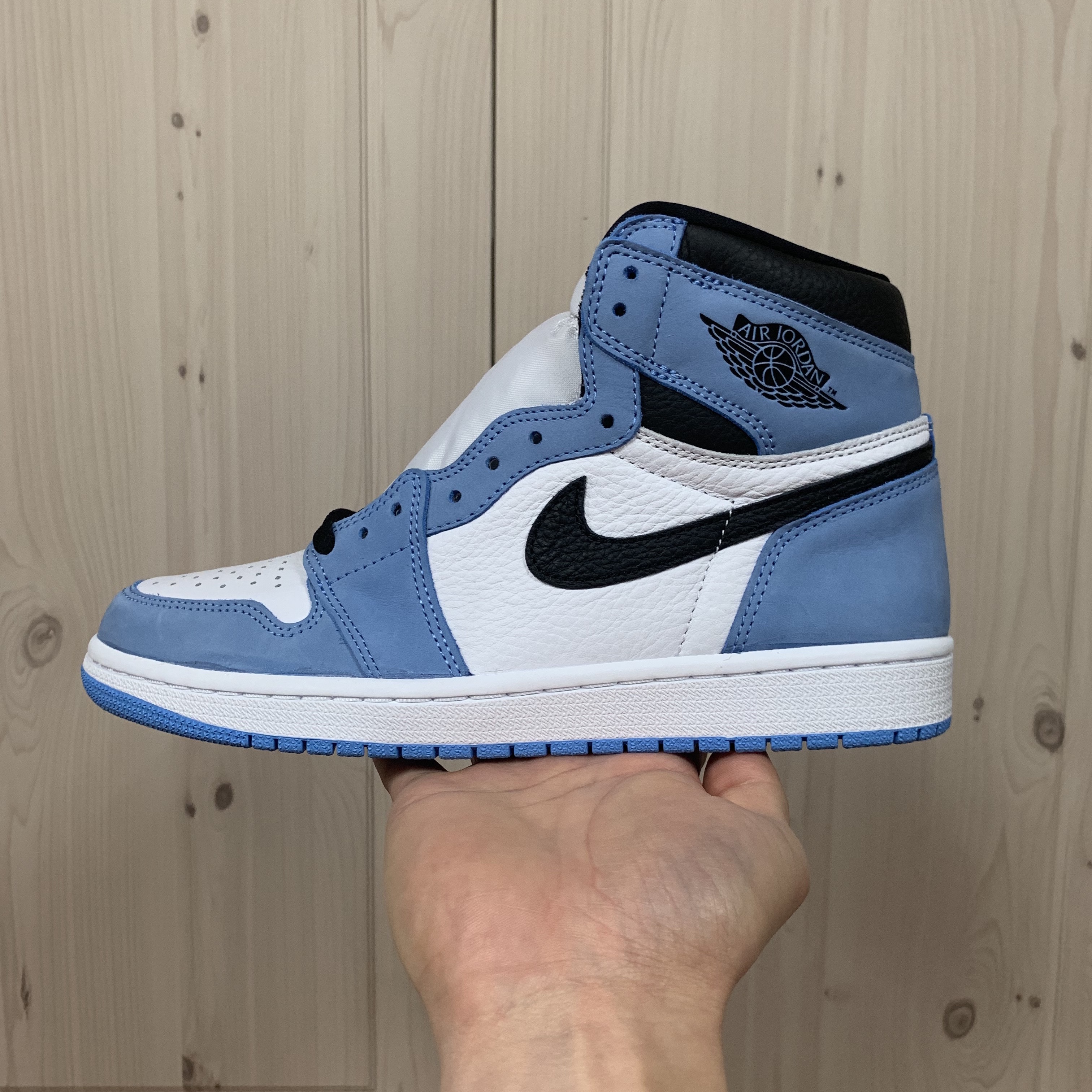 Jordan 1 Retro High OG University Blue 착용 스타일 - 2