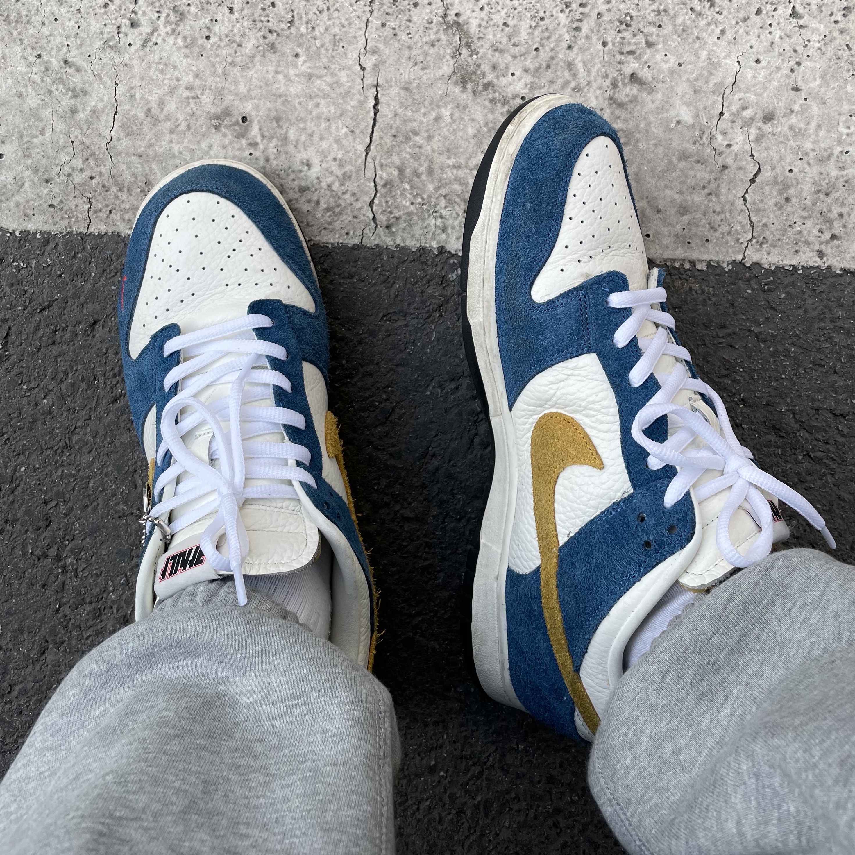 Nike x Kasina Dunk Low 80's Bus, Nike x Stussy NRG ZR Fleece Pants Heather Grey - Asia 착용 스타일