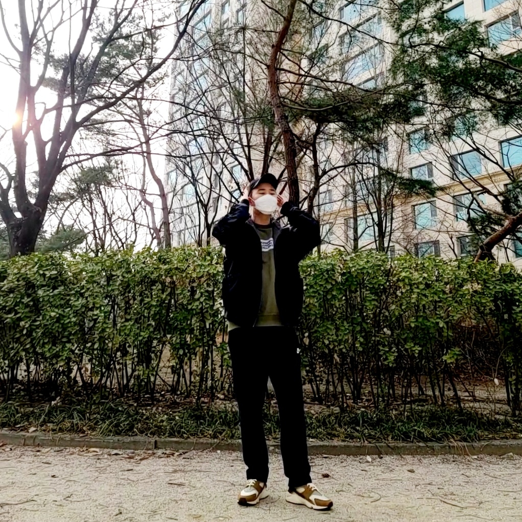 Nike x Stussy Air Huarache LE Desert Oak 착용 스타일