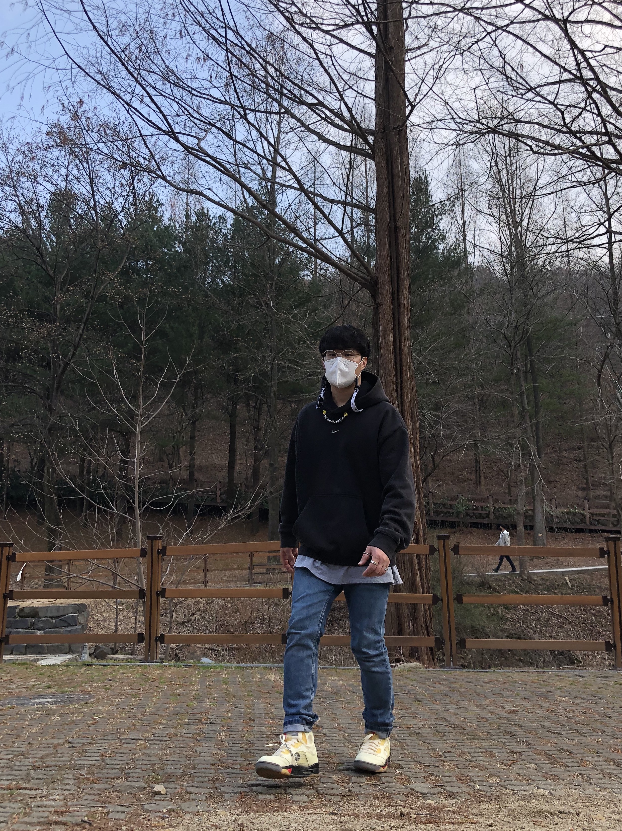 Jordan 5 x Off-White Retro SP Sail Fire Red, Off-White x Amore Pacific Protection Box (Without Cosmetics) 착용 스타일 - 1