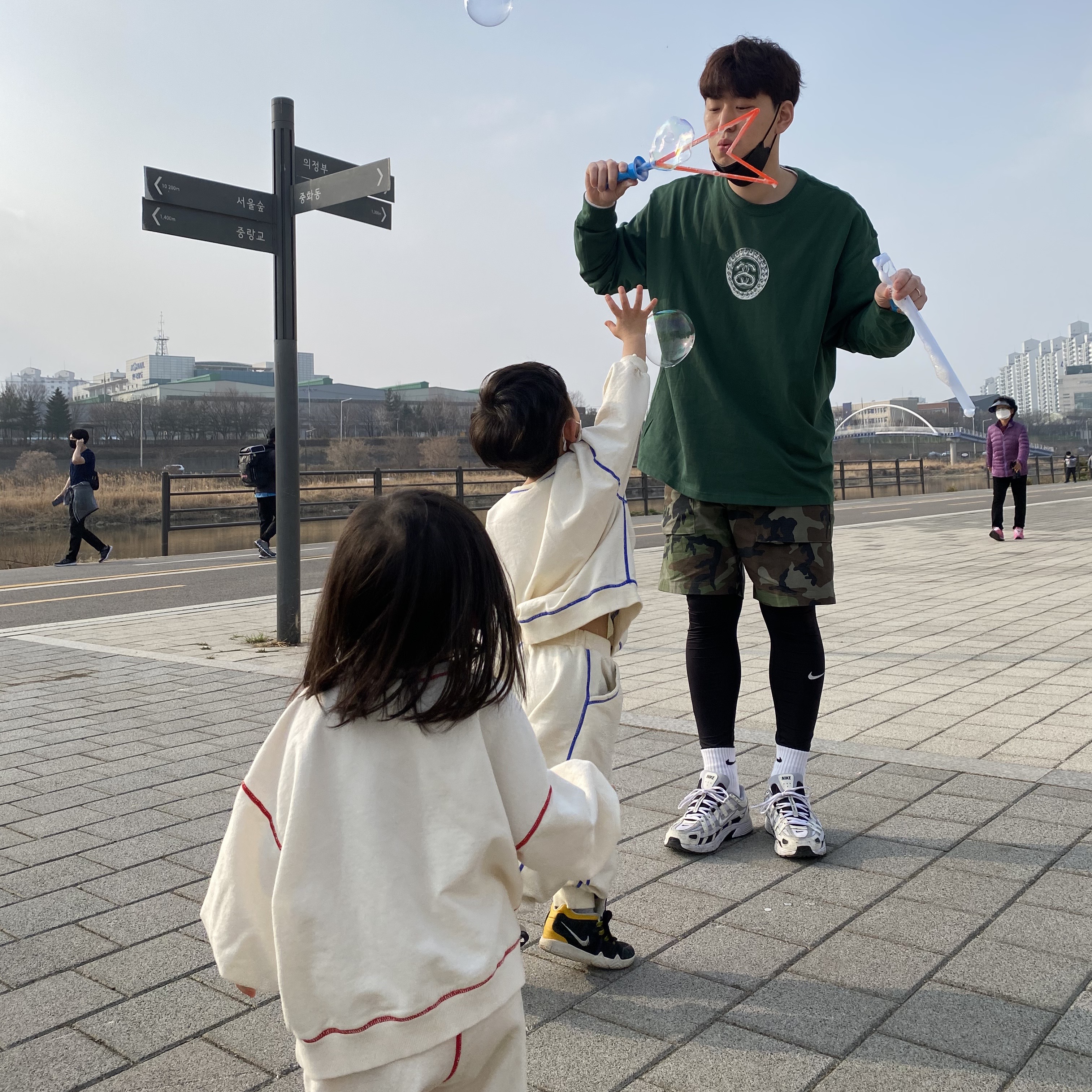 Nike x Stussy Big Swoosh LS T-Shirt Green - US/EU, Nike P-6000 Sail Wolf Grey 착용 스타일