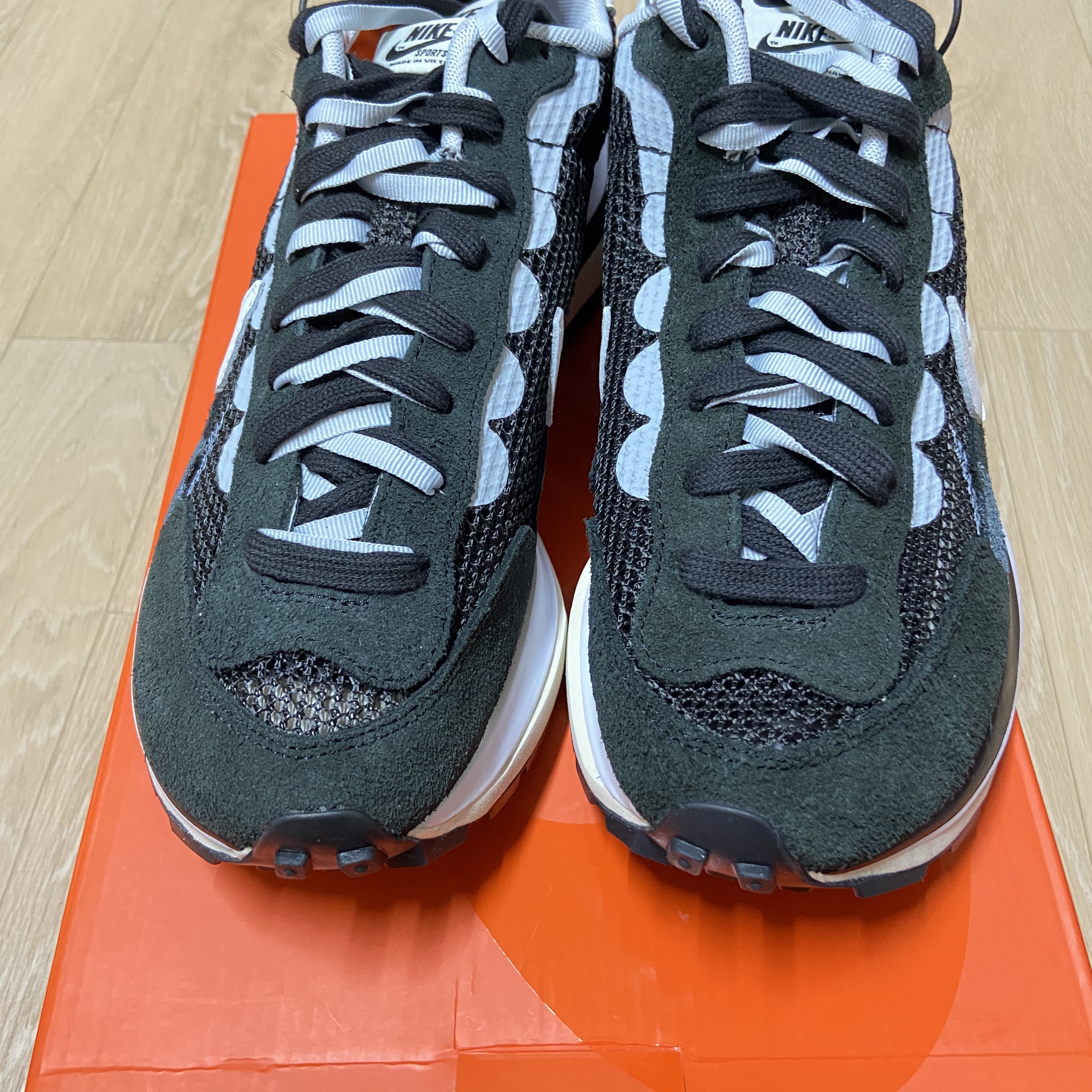 Nike x Sacai VaporWaffle Black White 착용 스타일 - 2