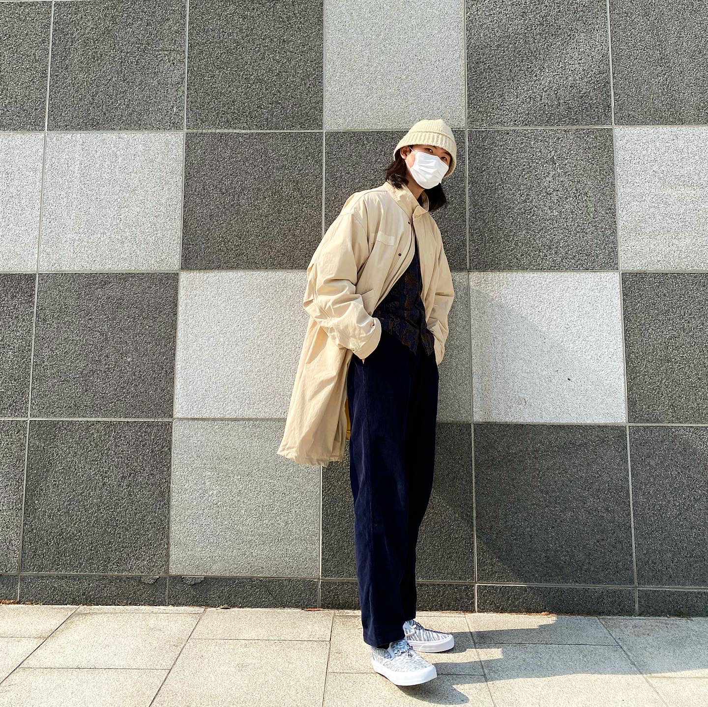 Vans Vault x Needles Classic Slip-On V White 착용 스타일 - 1