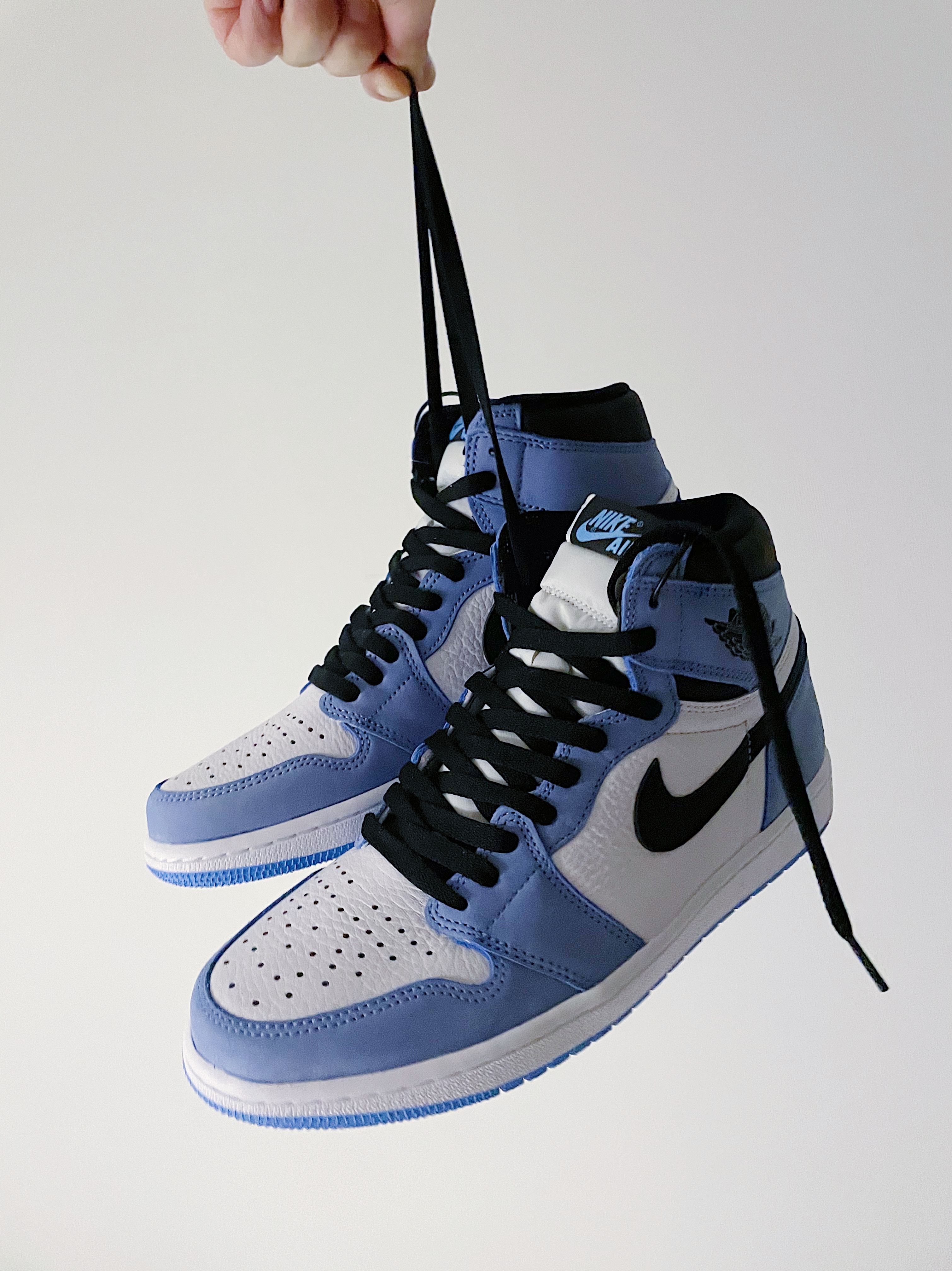 Jordan 1 Retro High OG University Blue 착용 스타일