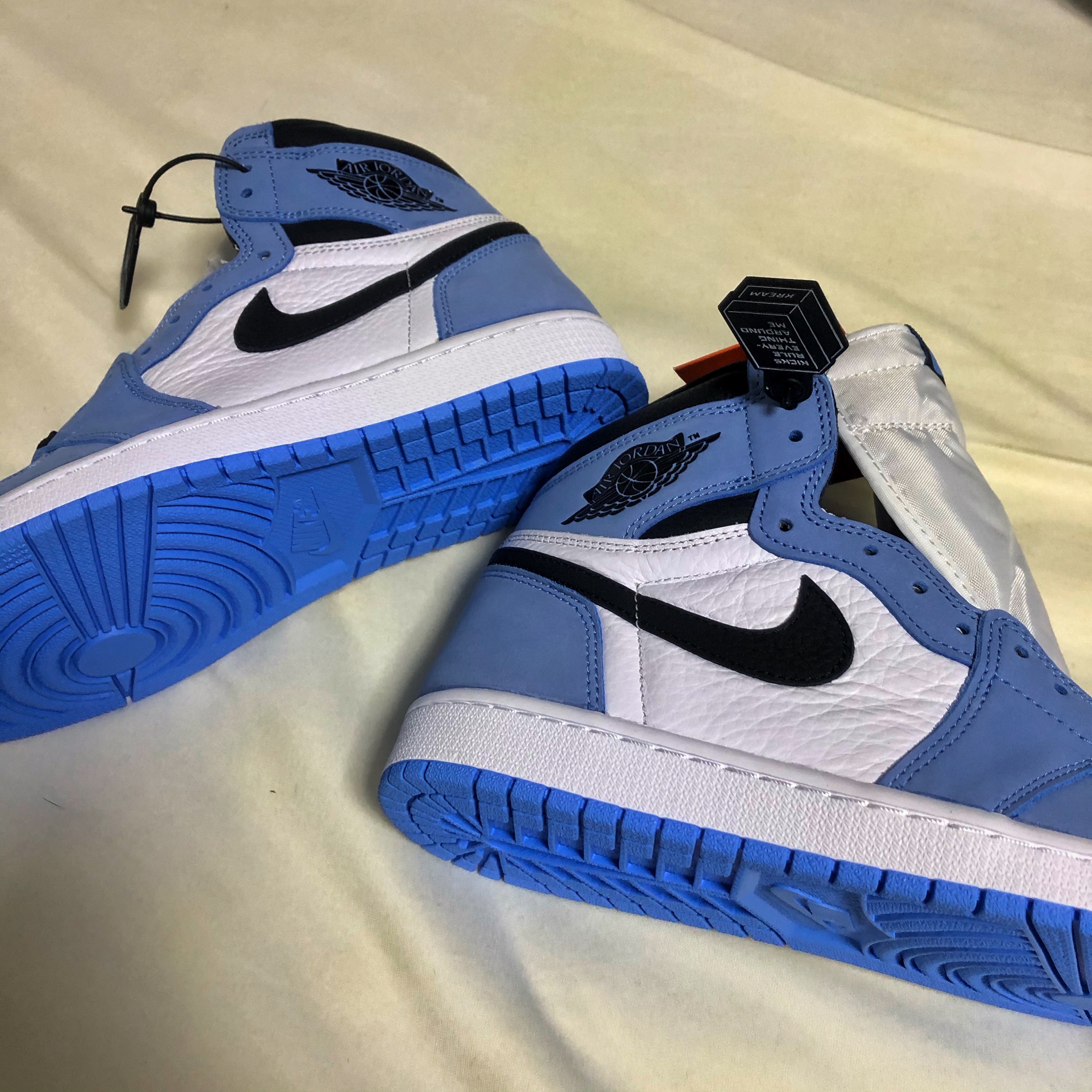 Jordan 1 Retro High OG University Blue 착용 스타일