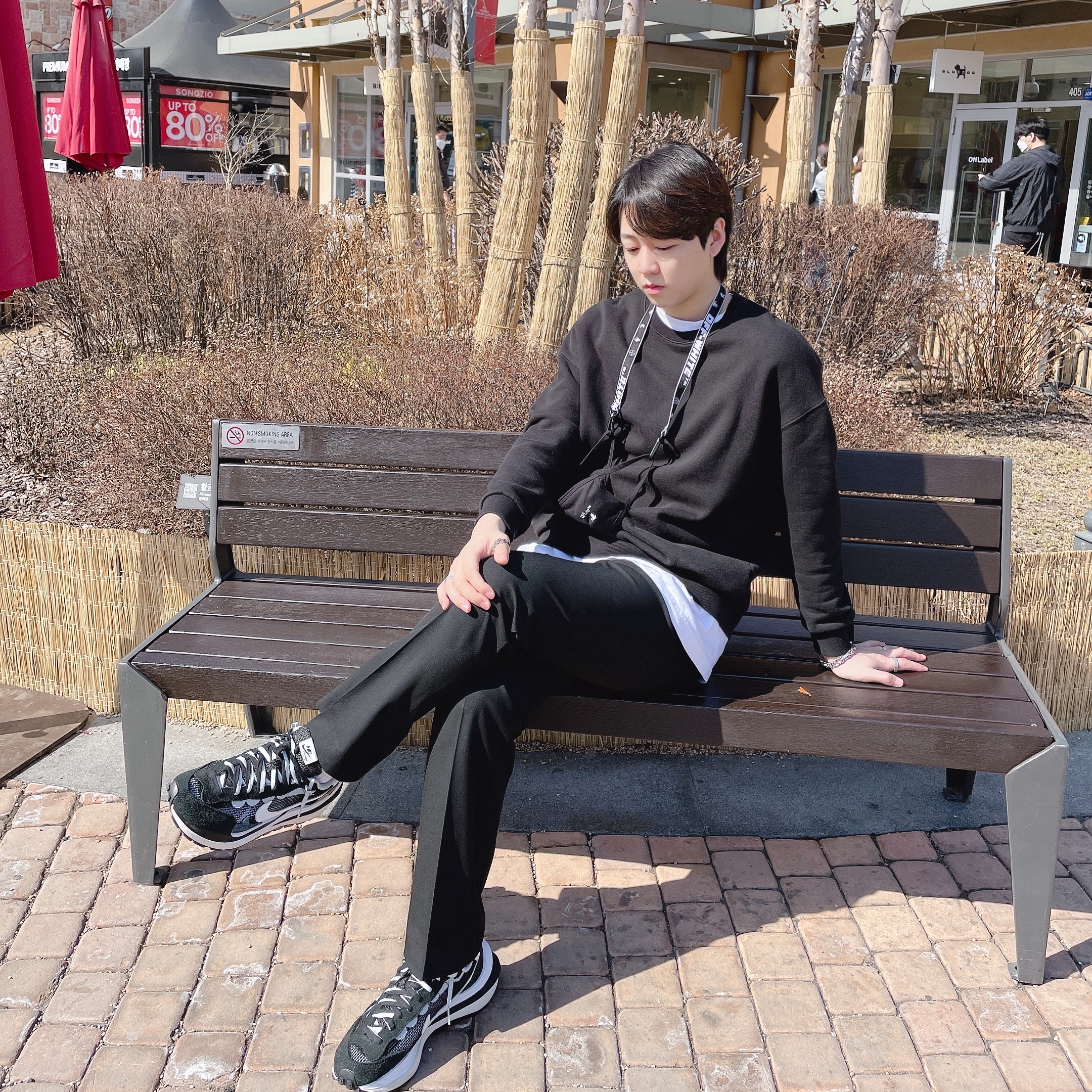 Nike x Sacai VaporWaffle Black White, Off-White x Amore Pacific Protection Box (Without Cosmetics) 착용 스타일