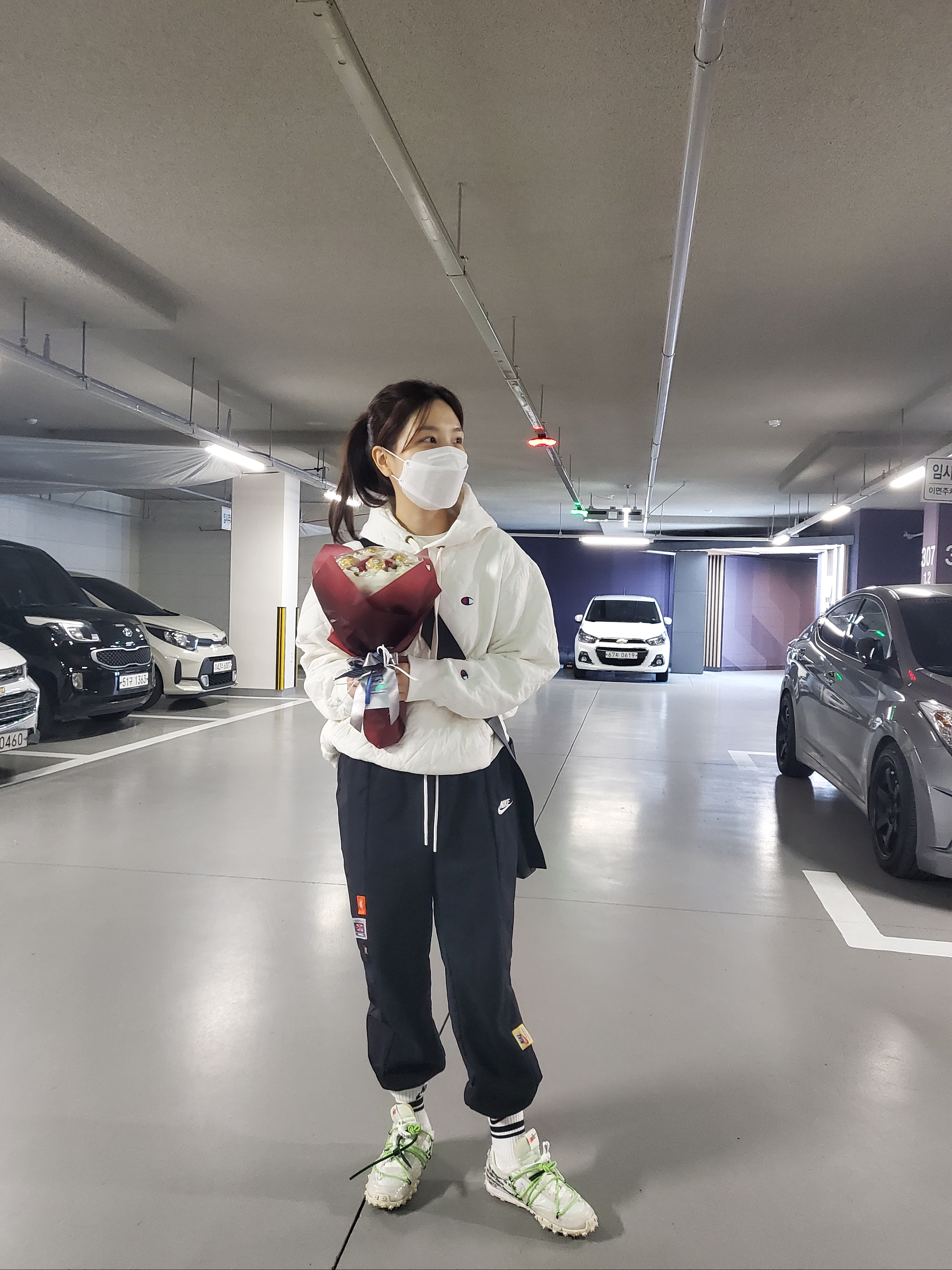 (W) Nike x Off-White Waffle Racer White 착용 스타일