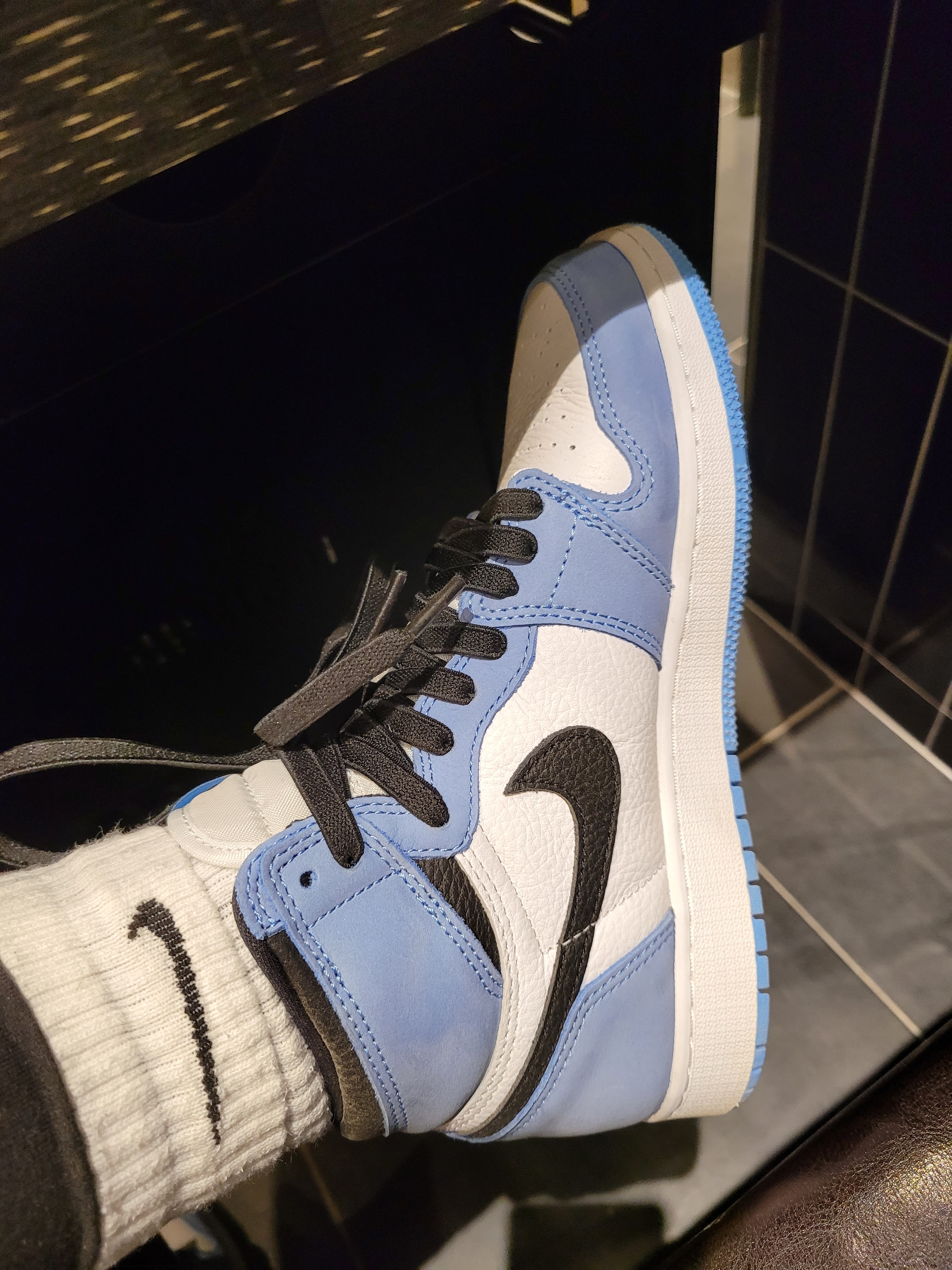 Jordan 1 Retro High OG University Blue, (GS) Jordan 1 Retro High OG University Blue 착용 스타일 - 2
