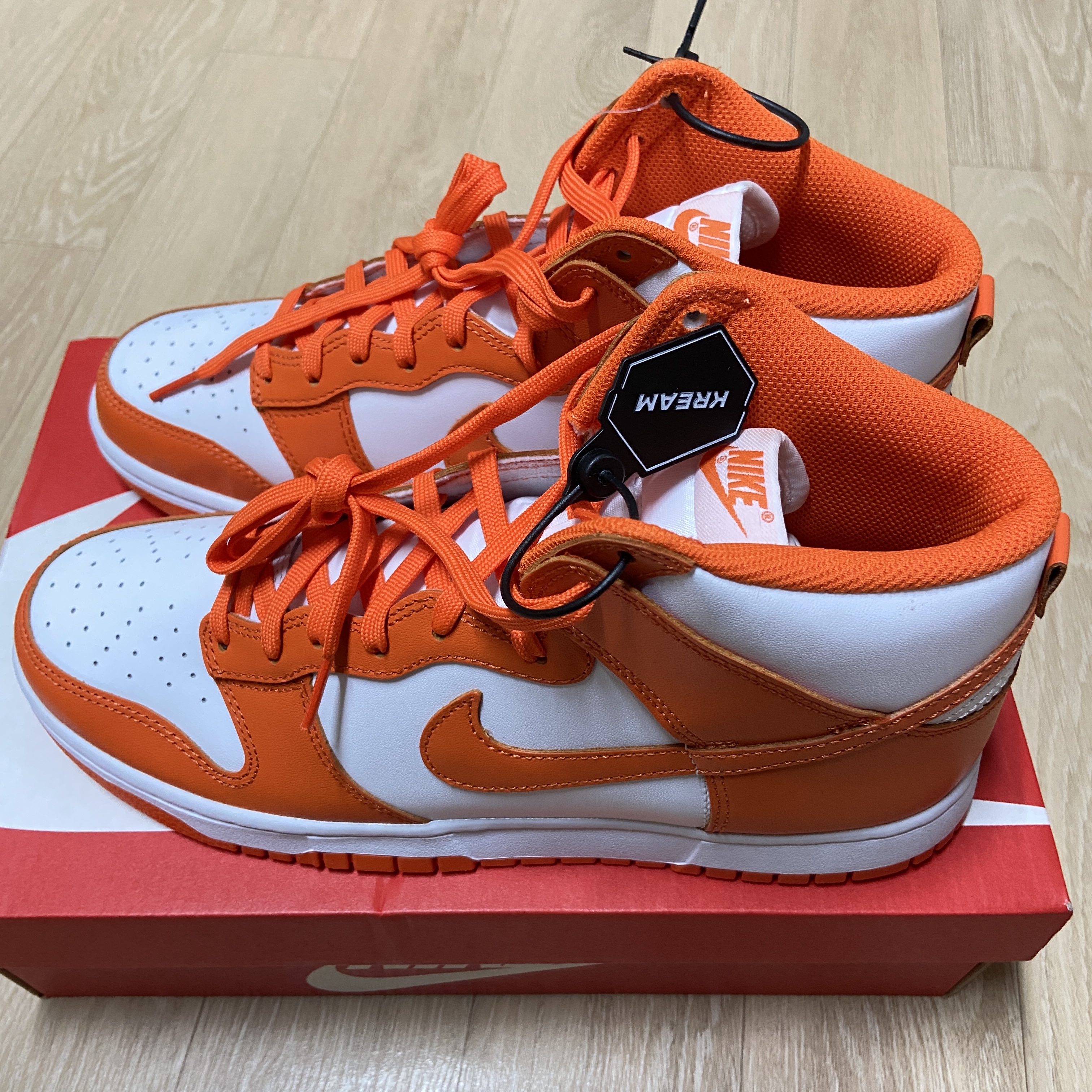 Nike Dunk High Retro Orange Blaze 착용 스타일 - 3