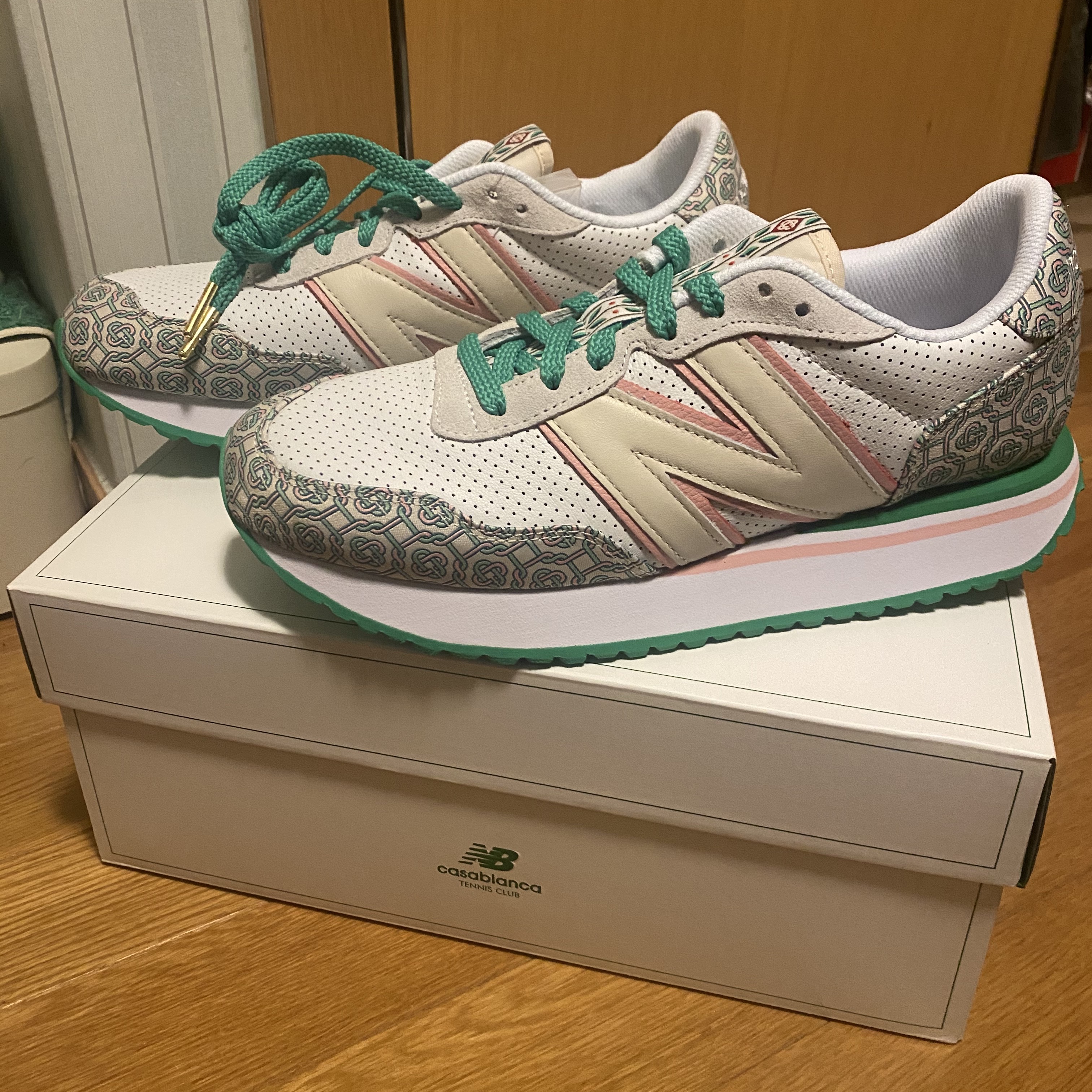 New Balance x Casablanca 237 Idealist Monogram White Green 착용 스타일