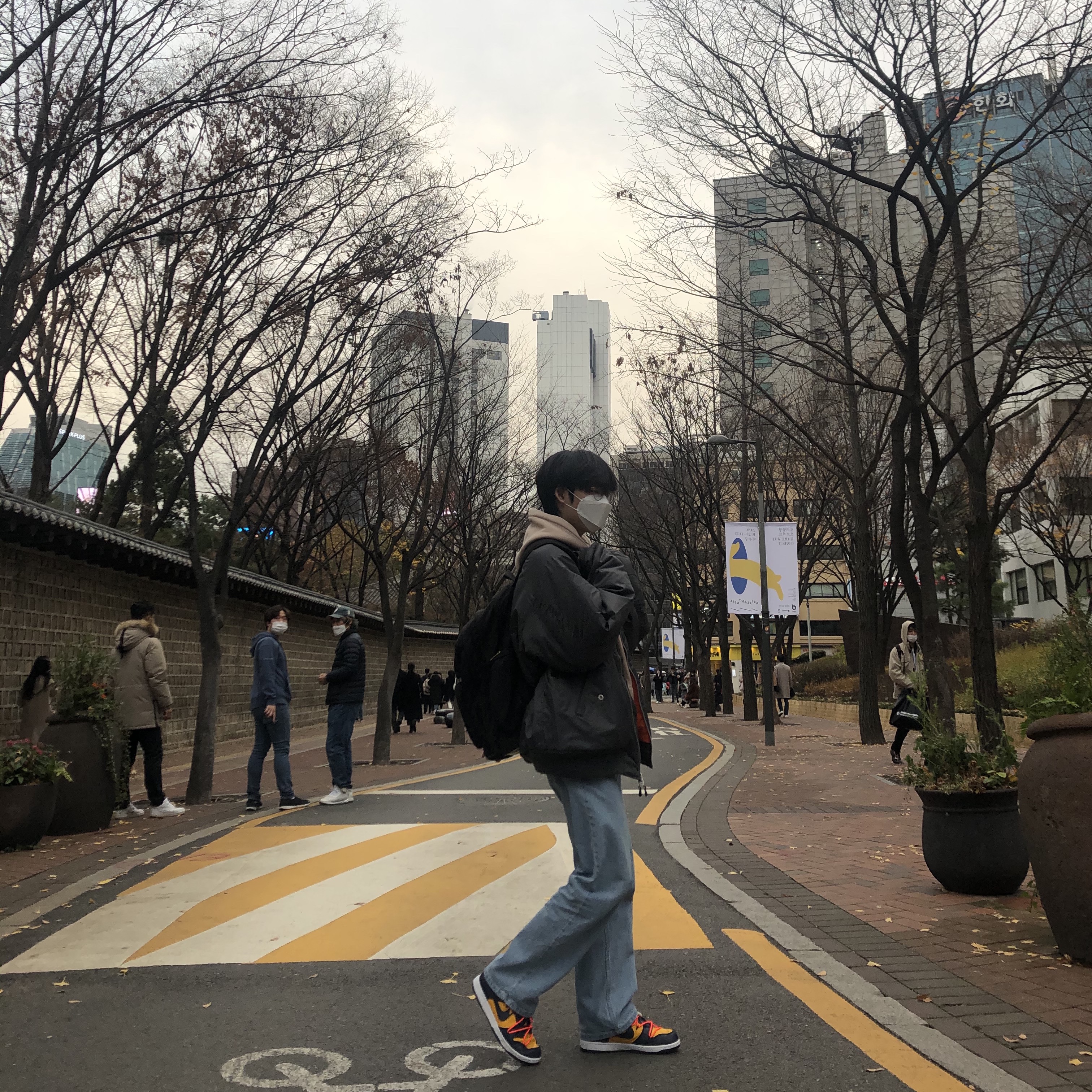 Nike x Off-White Dunk Low University Gold Midnight Navy 착용 스타일