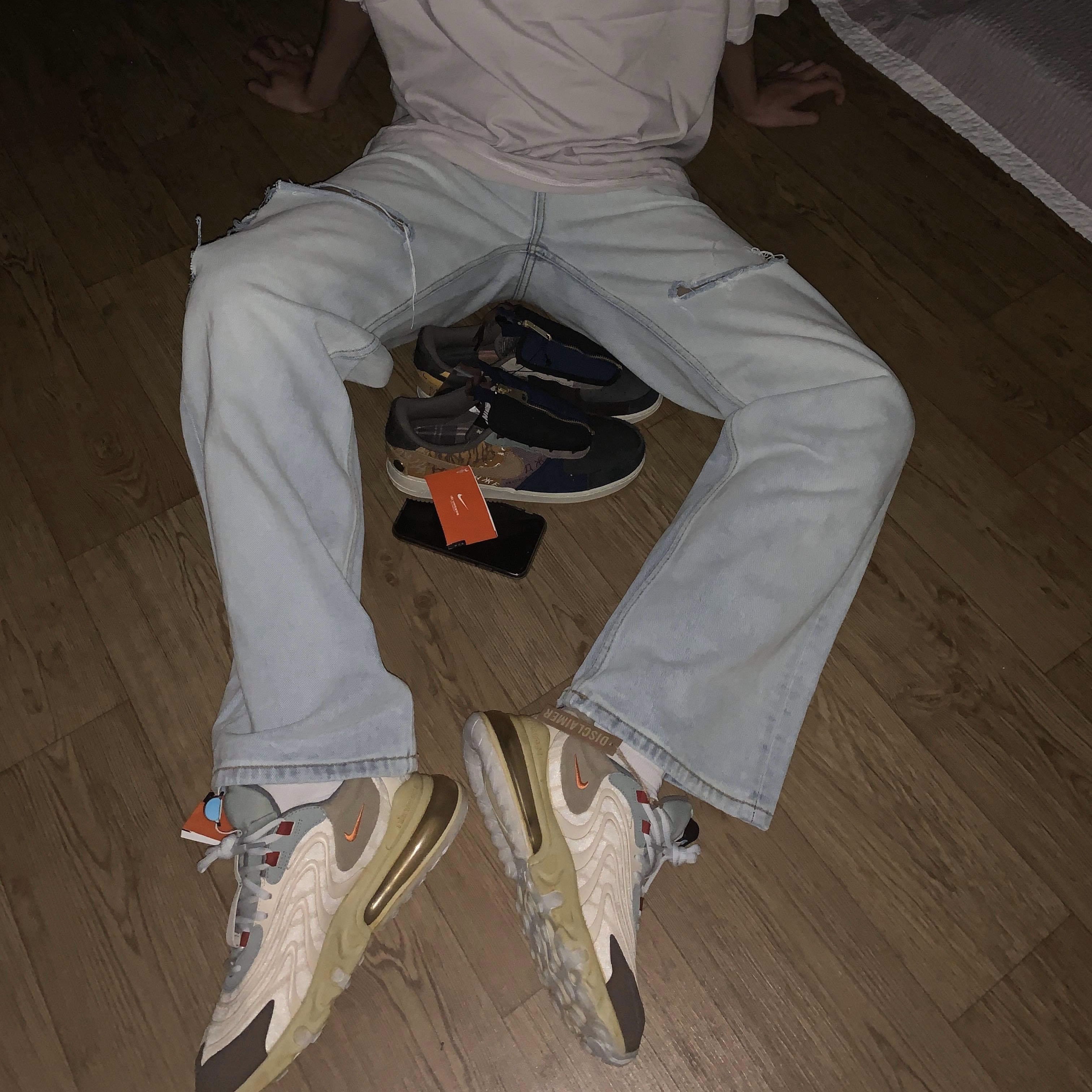 Nike x Travis Scott Air Max 270 React Cactus Trails, Nike x Travis Scott Air Force 1 Low Cactus Jack 착용 스타일