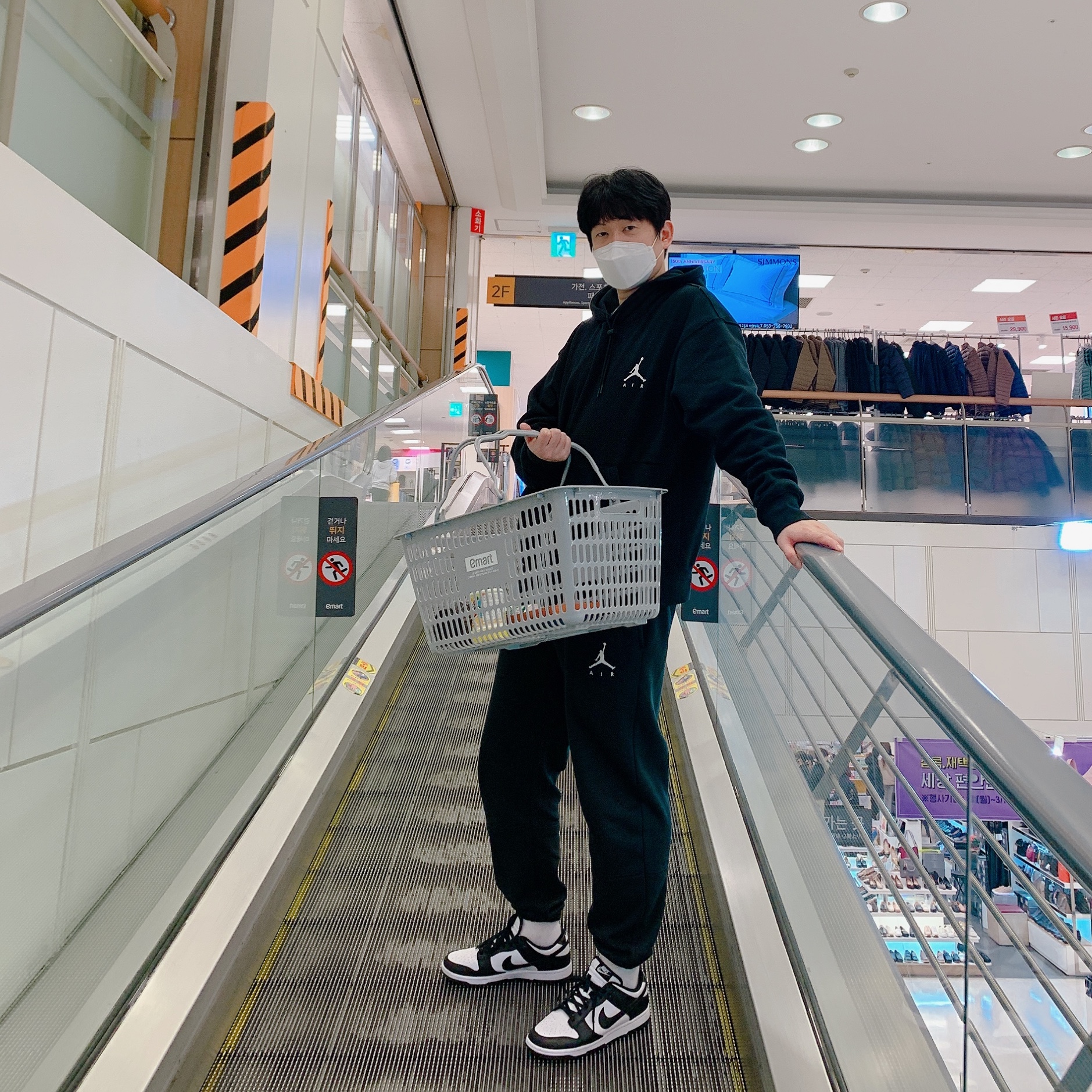Nike Dunk Low Retro Black 착용 스타일