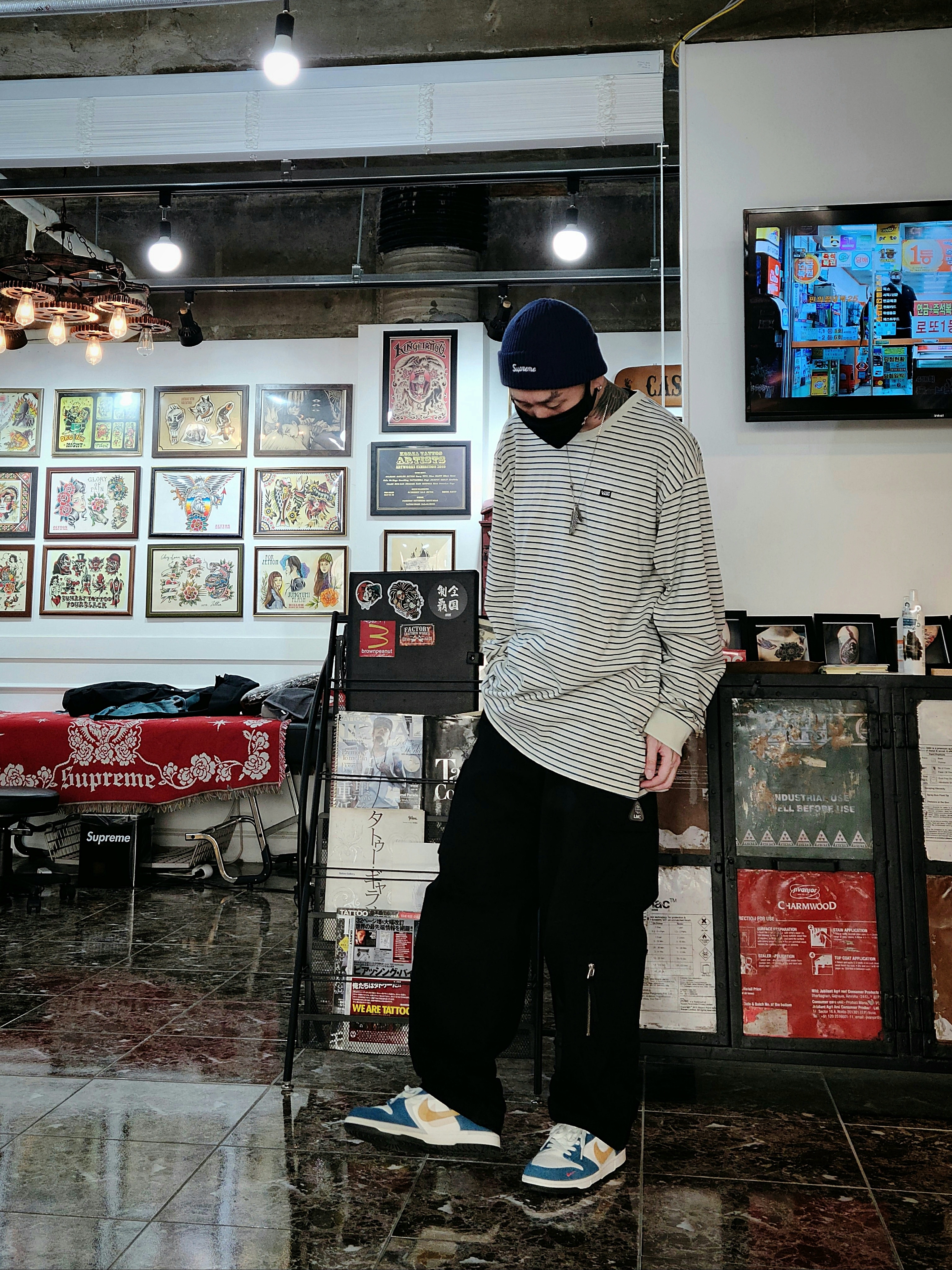 Supreme Loose Gauge Beanie Navy - 20FW, Nike x Kasina Dunk Low 80's Bus 착용 스타일