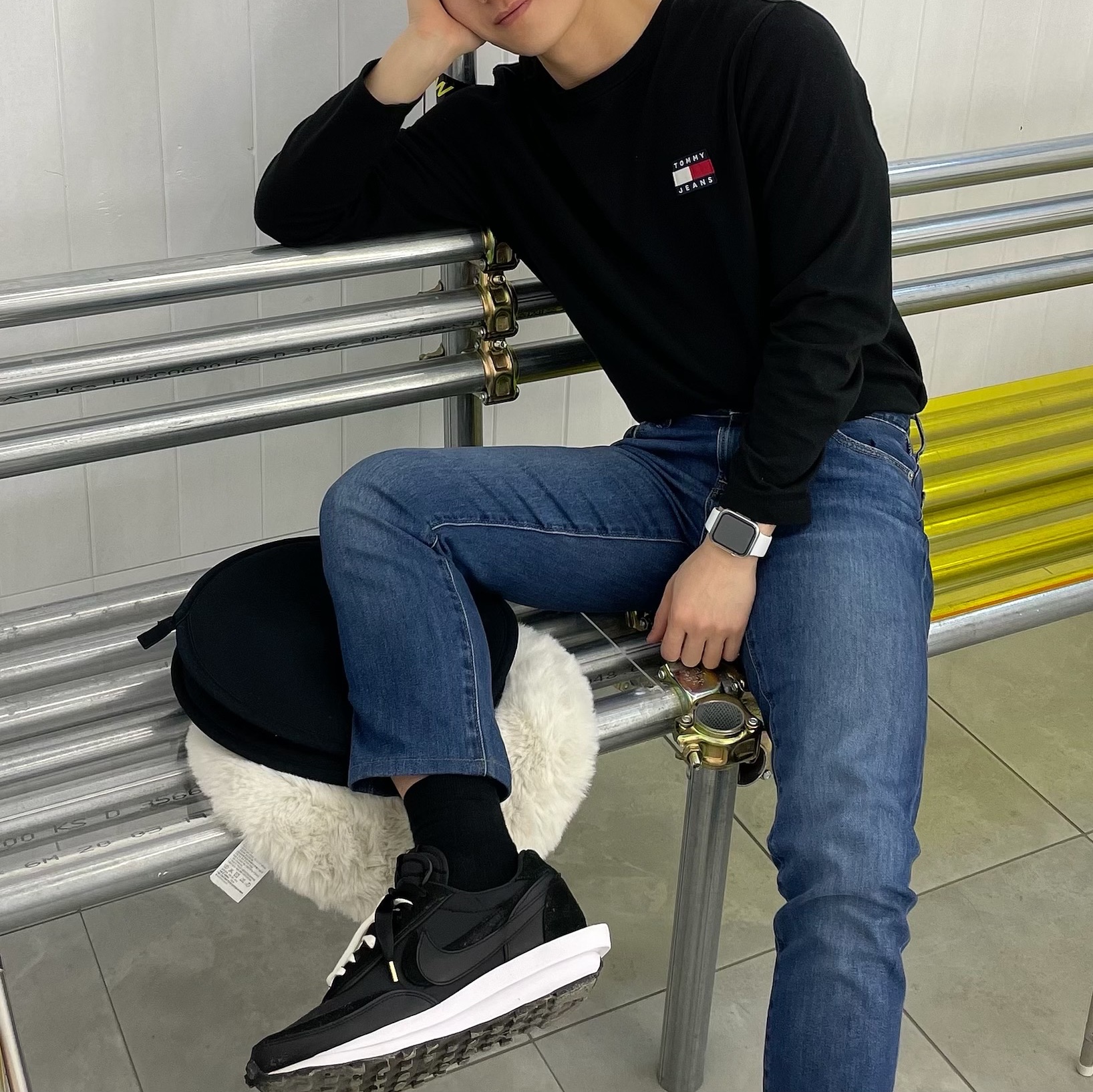 Nike x Sacai LDWaffle Black Nylon 착용 스타일