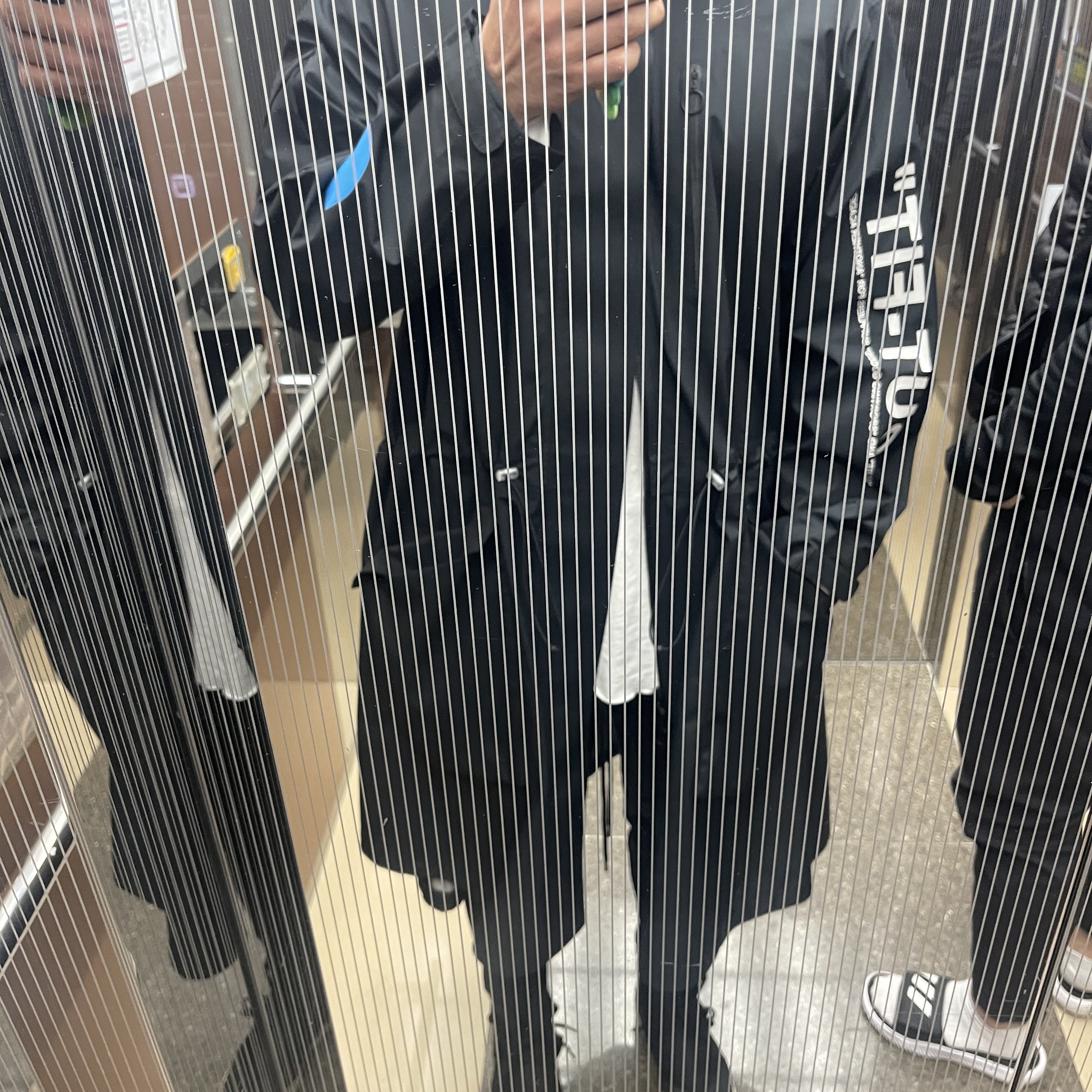 NIke x Fear of God Air Fear of God 1 Black, Nike x Off-White Zoom Fly Mercurial Black 착용 스타일 - 2