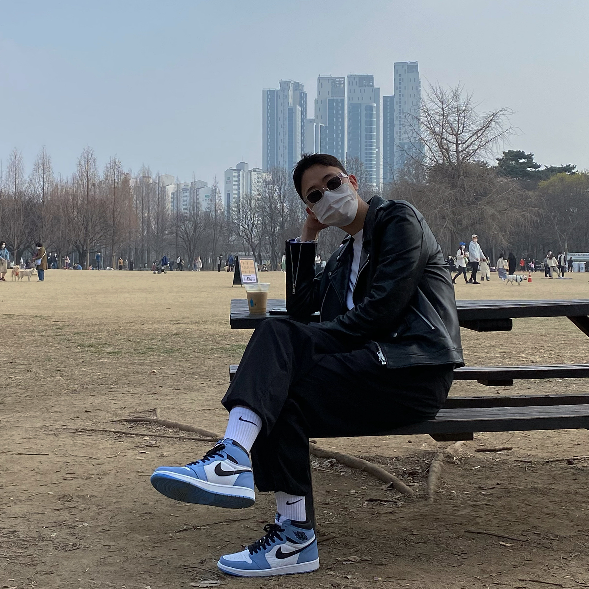 Jordan 1 Retro High OG University Blue 착용 스타일