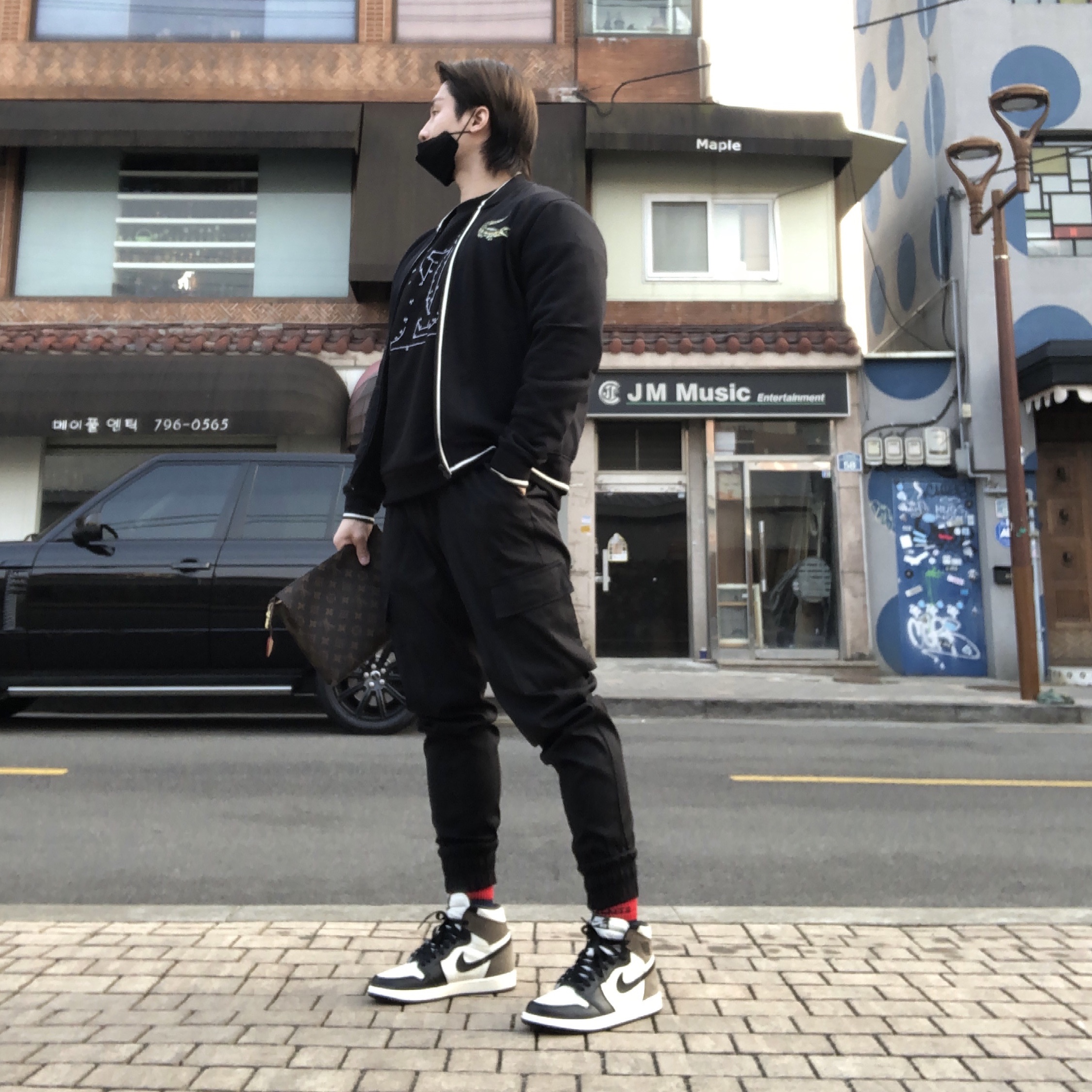 Jordan 1 Retro High OG Black Mocha 착용 스타일