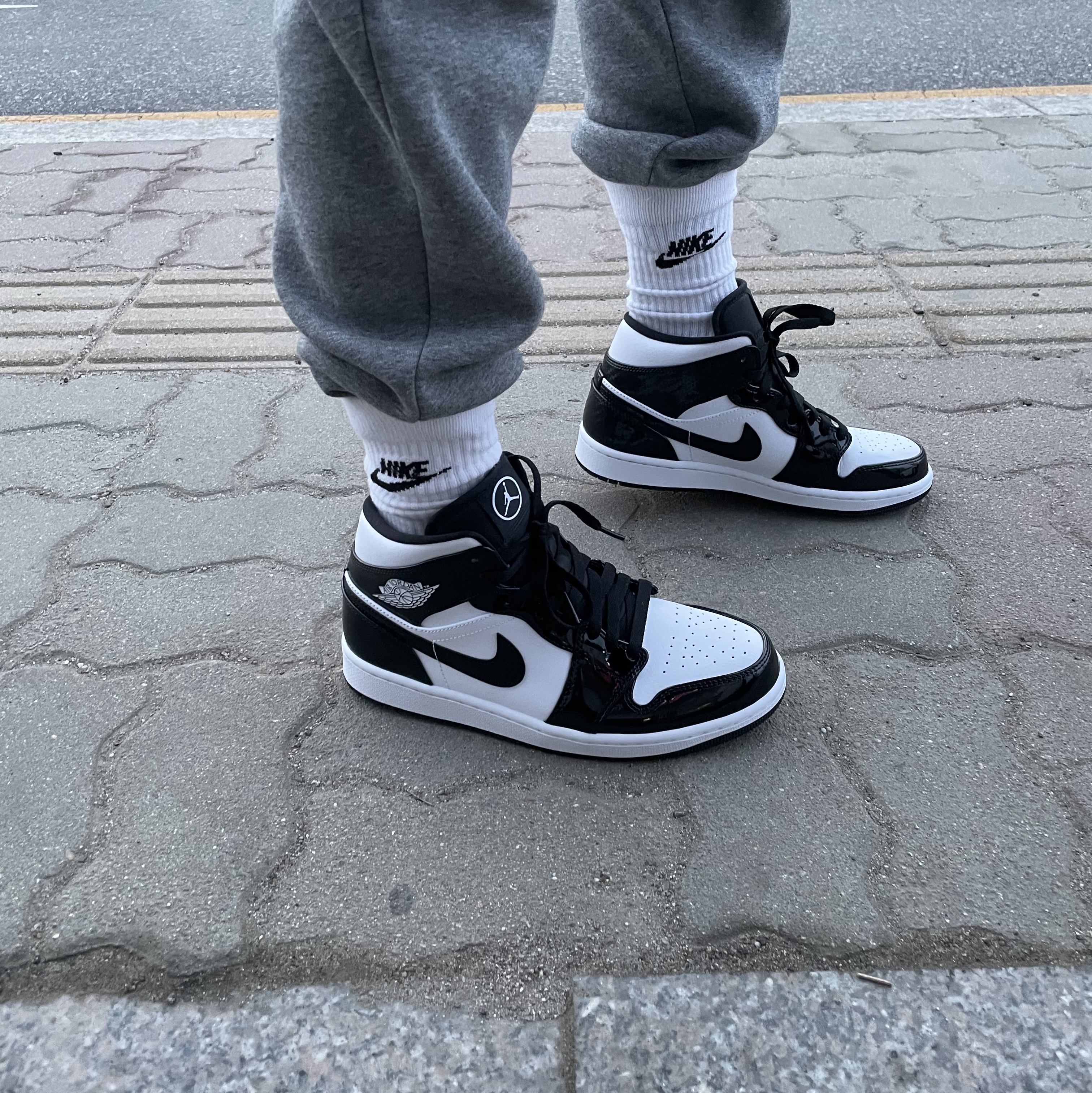 Jordan 1 Mid SE ASW Black 착용 스타일 - 2