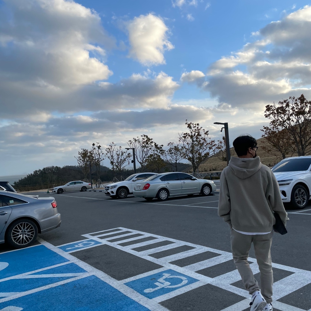 Essentials Sweatpants Olive/Khaki - 20FW, Essentials 3D Silicon Applique Pullover Hoodie Olive/Khaki - 20FW 착용 스타일
