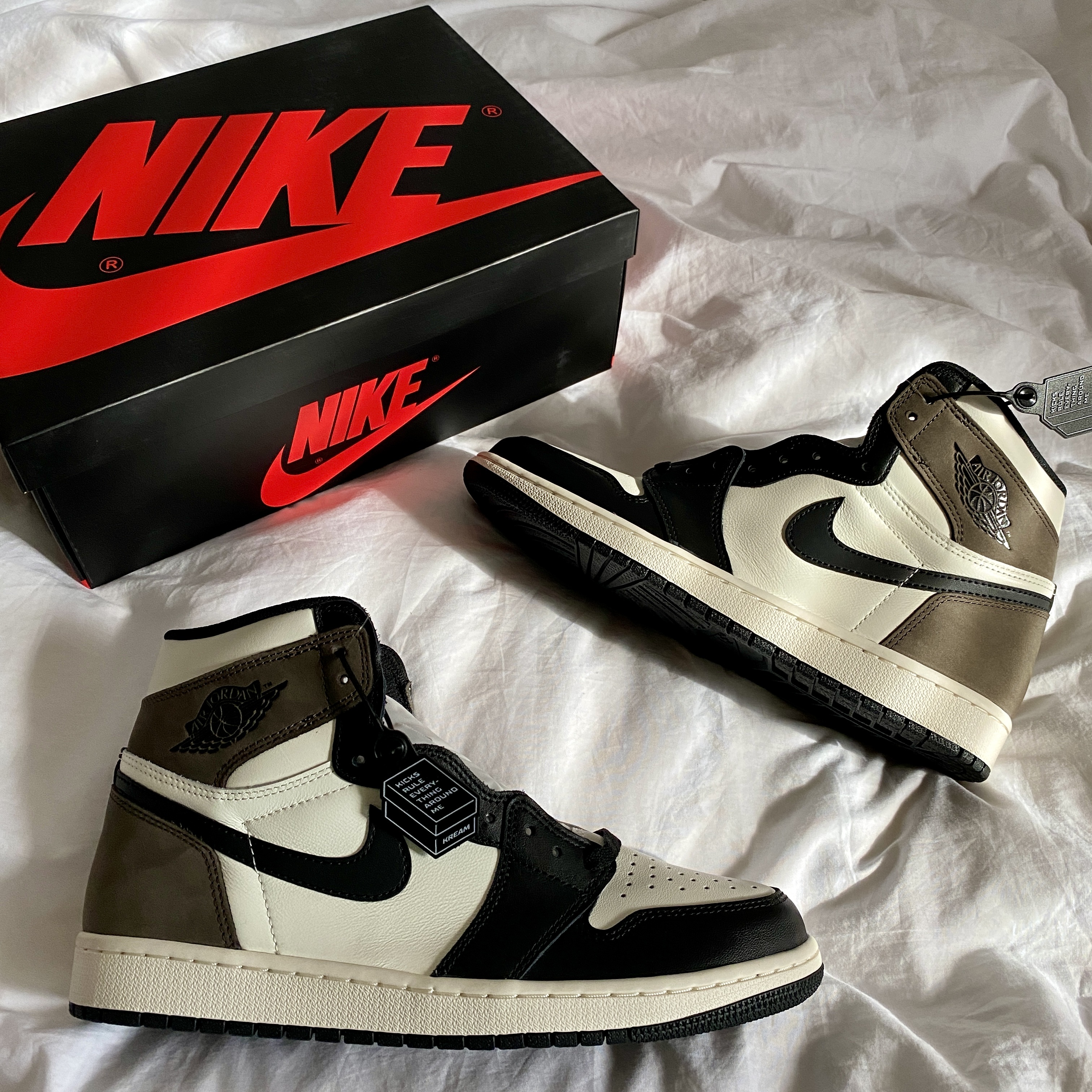 Jordan 1 Retro High OG Black Mocha 착용 스타일