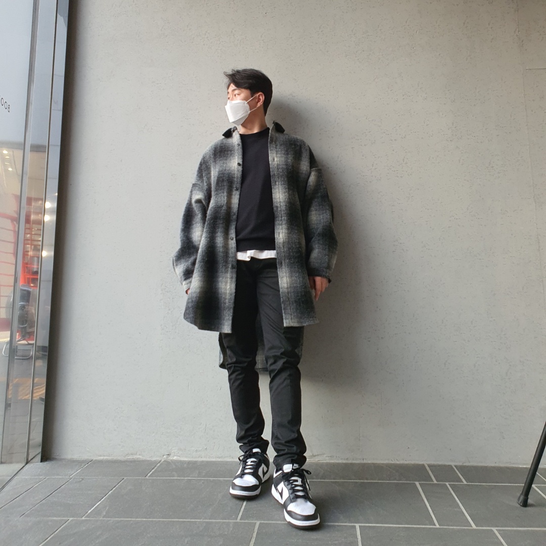 Nike Dunk Low Retro Black 착용 스타일 - 3